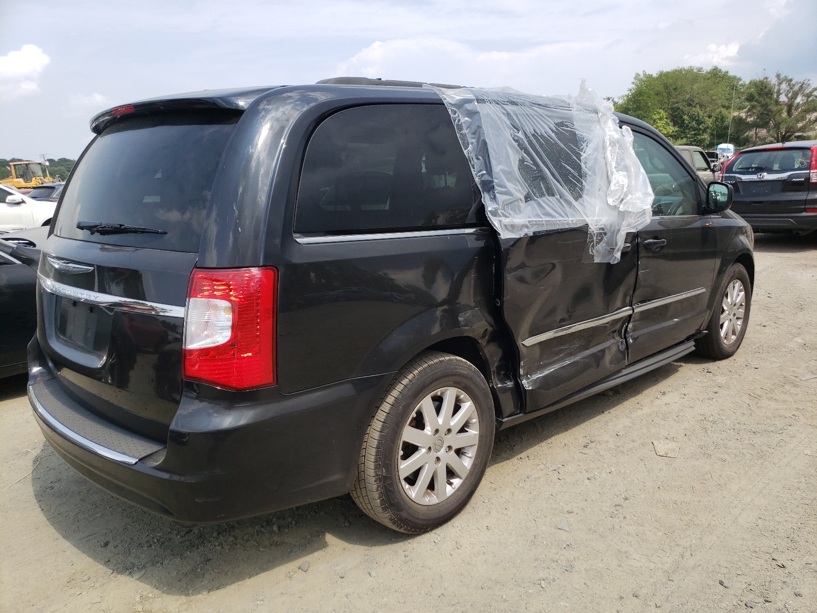 Photo 4 from auction – 2013 CHRYSLER TOWN & COU with VIN 2C4RC1BG0DR803269
