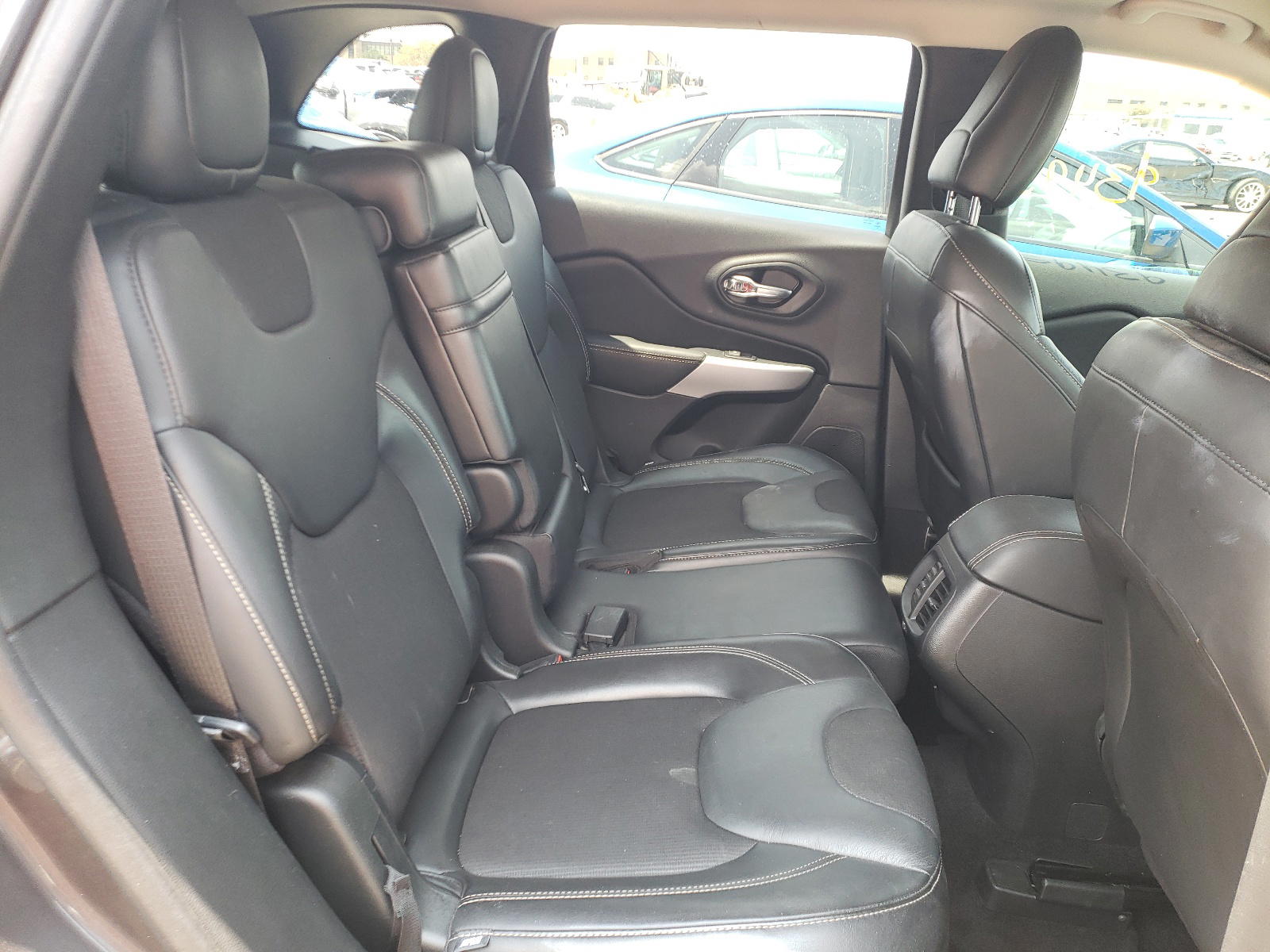 Photo 6 from auction – 2018 JEEP CHEROKEE L with VIN 1C4PJLLX2JD553085