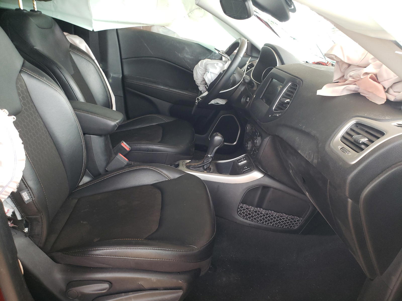 Photo 5 from auction – 2020 JEEP COMPASS LA with VIN 3C4NJCBBXLT252848