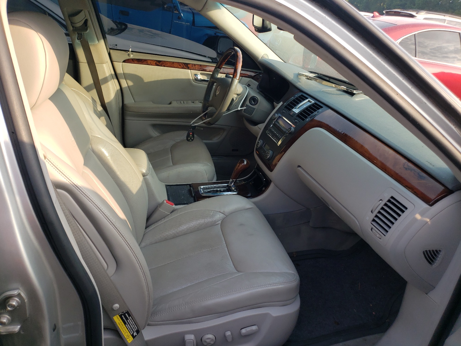 Photo 5 from auction – 2006 CADILLAC DTS with VIN 1G6KD57Y96U215838
