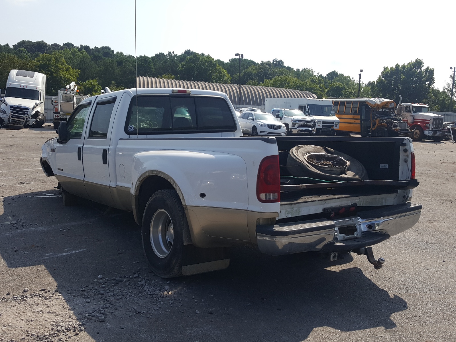 Photo 3 from auction – 2000 FORD F350 SUPER with VIN 1FTWW32F9YEE46688