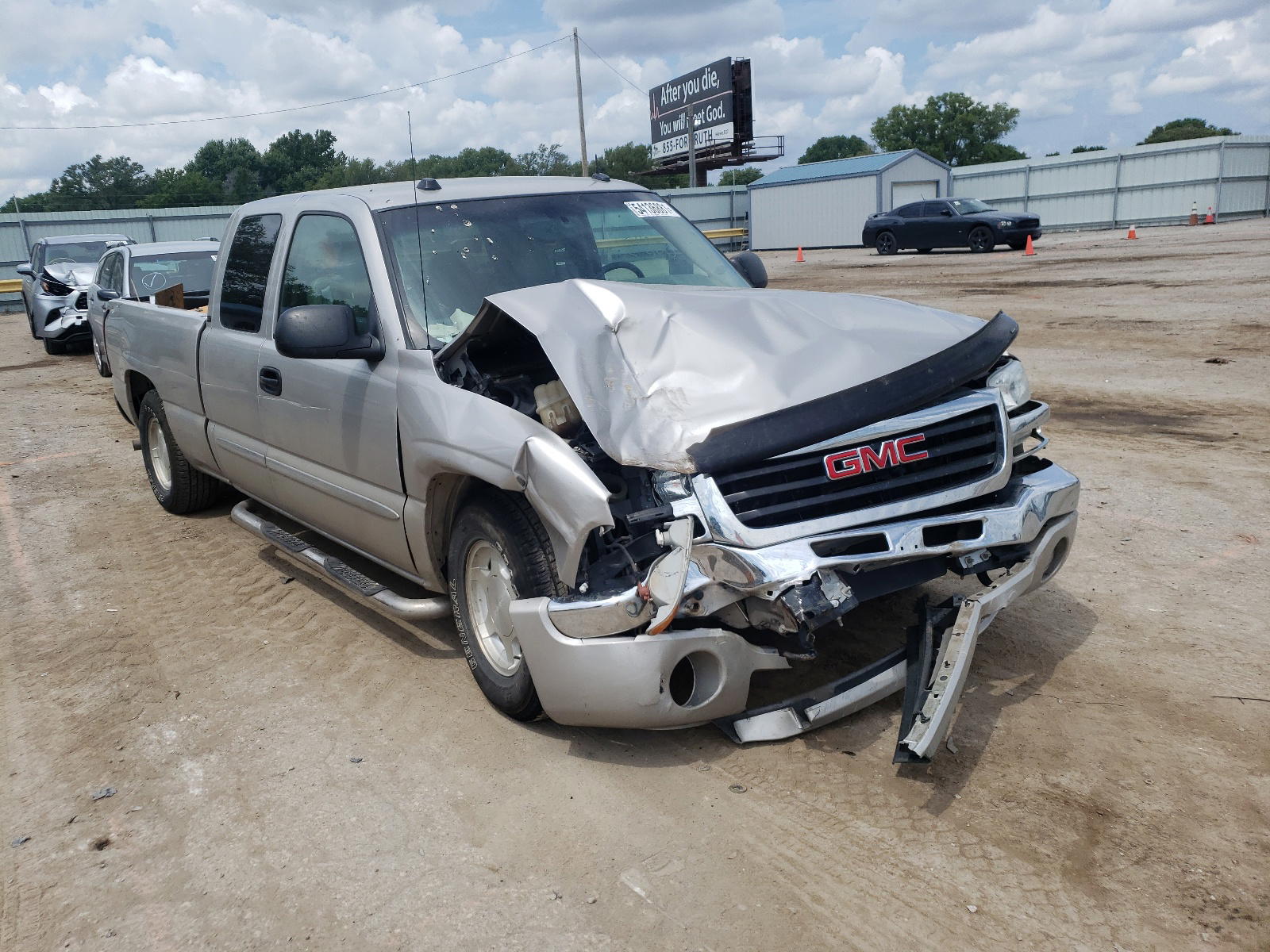 GMC NEW SIERRA 2004 with VIN 2GTEC19T341173361 - Photo from auction