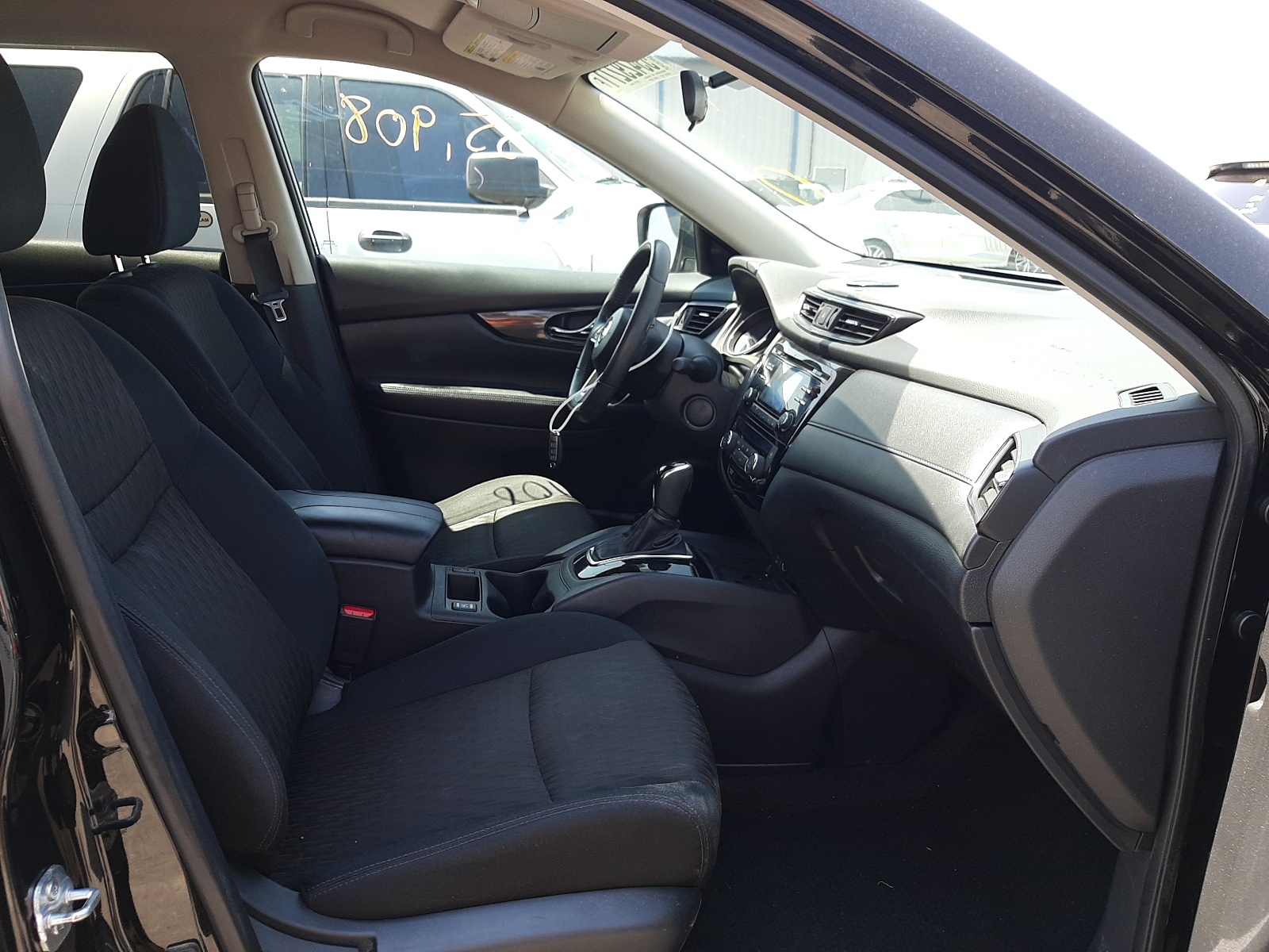 Photo 5 from auction – 2017 NISSAN ROGUE S with VIN 5N1AT2MTXHC829868