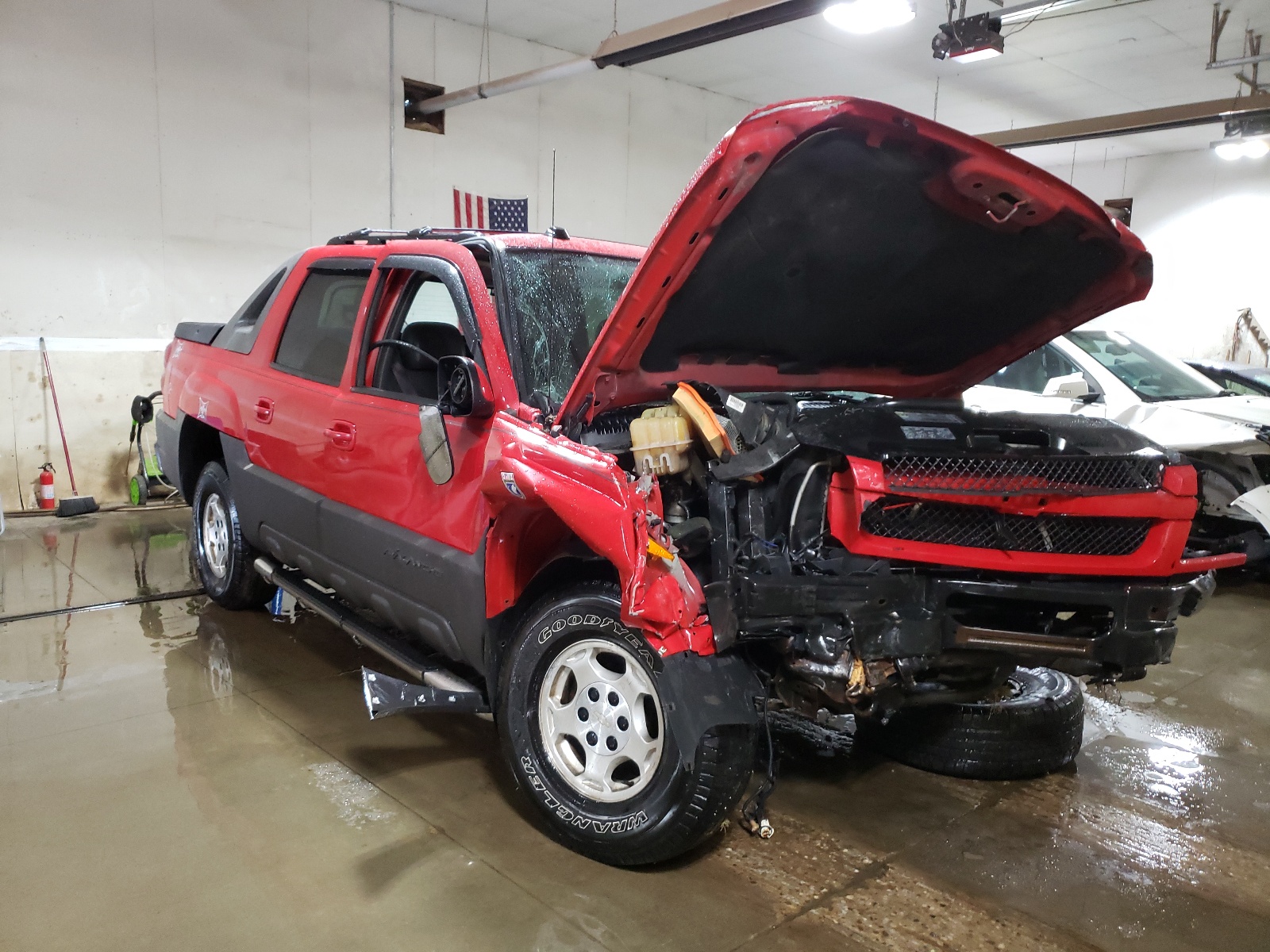 CHEVROLET AVALANCHE 2004 with VIN 3GNEK12T74G191258 - Photo from auction