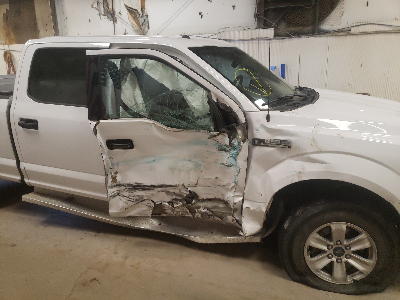 Photo 9 from auction – 2016 FORD F150 SUPER with VIN 1FTFW1EF7GKF36695