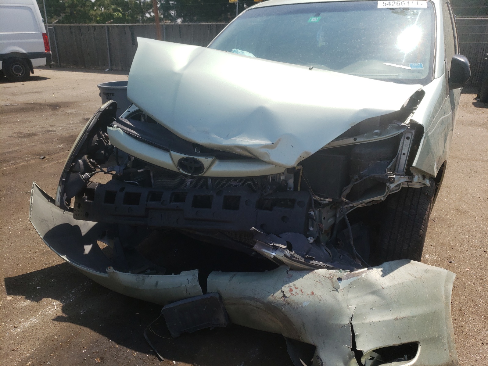 Photo 9 from auction – 2006 TOYOTA SIENNA LE with VIN 5TDBA23C16S074363