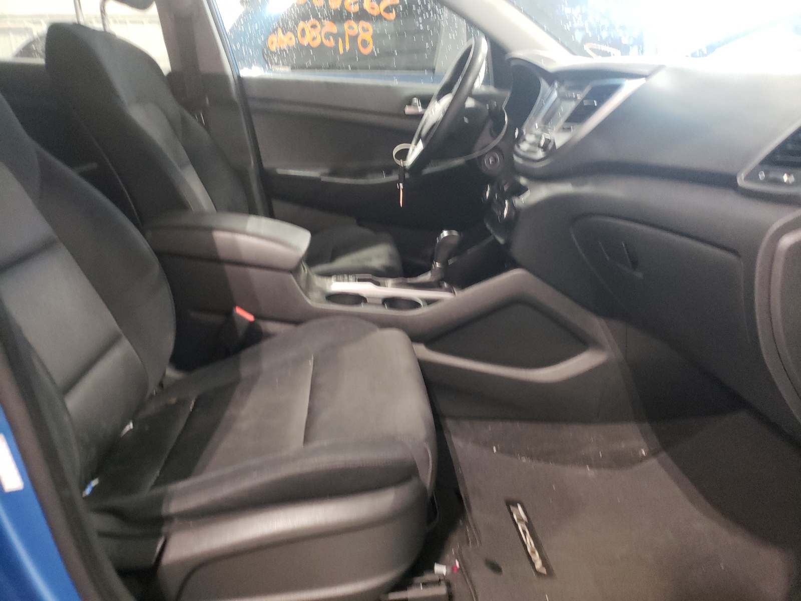 Photo 5 from auction – 2016 HYUNDAI TUCSON LIM with VIN KM8J3CA25GU102597