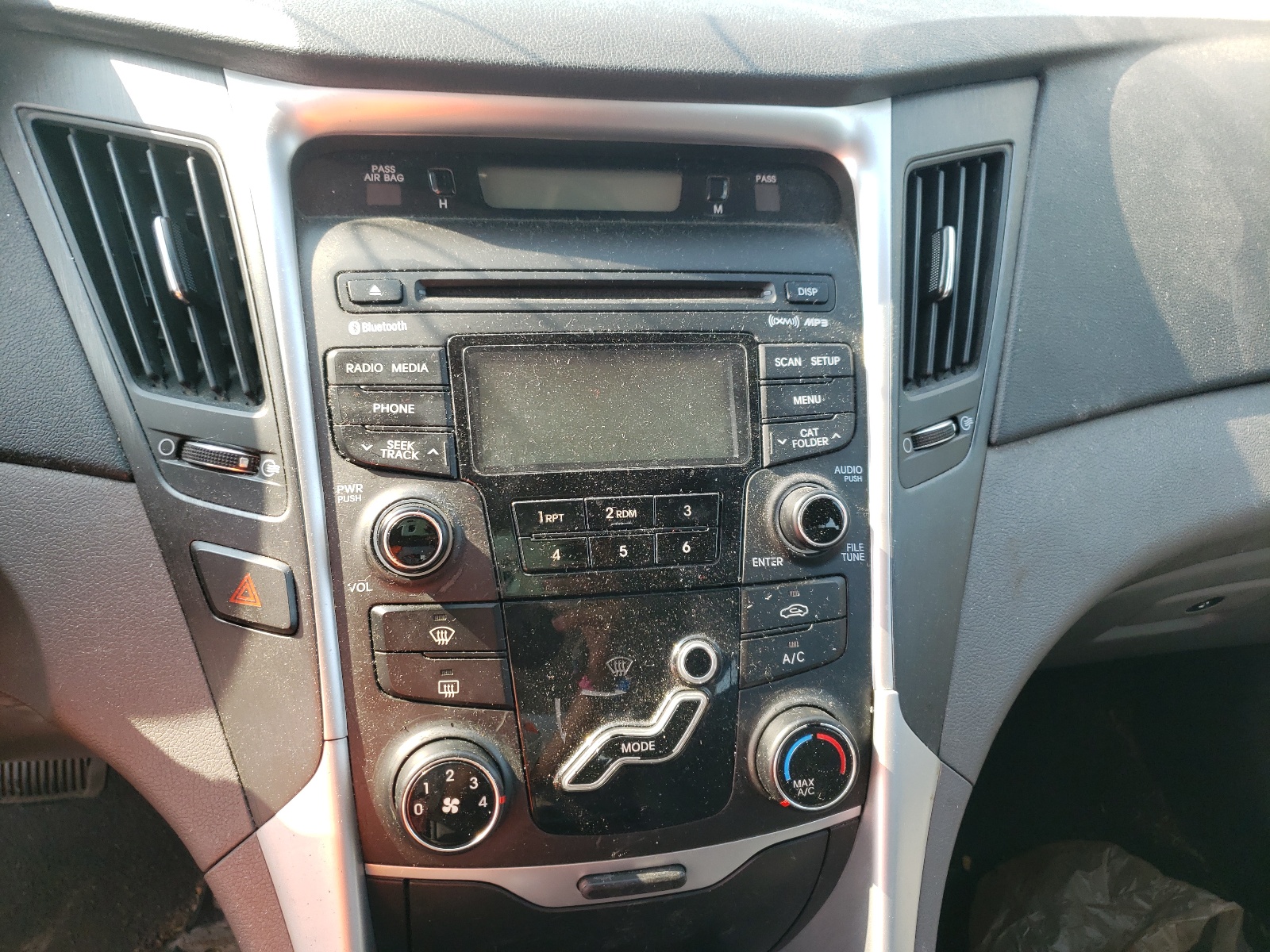 Photo 9 from auction – 2012 HYUNDAI SONATA GLS with VIN 5NPEB4AC6CH376290