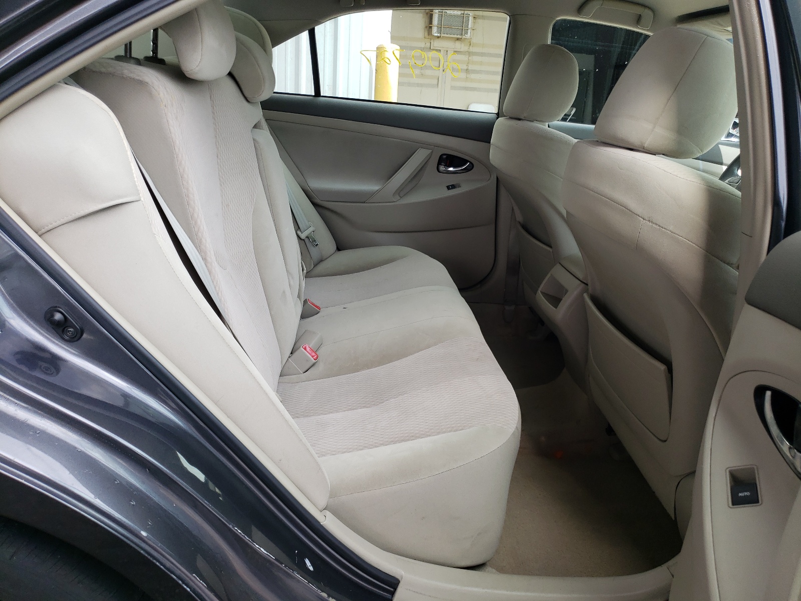 Photo 6 from auction – 2010 TOYOTA CAMRY BASE with VIN 4T1BF3EK5AU030300