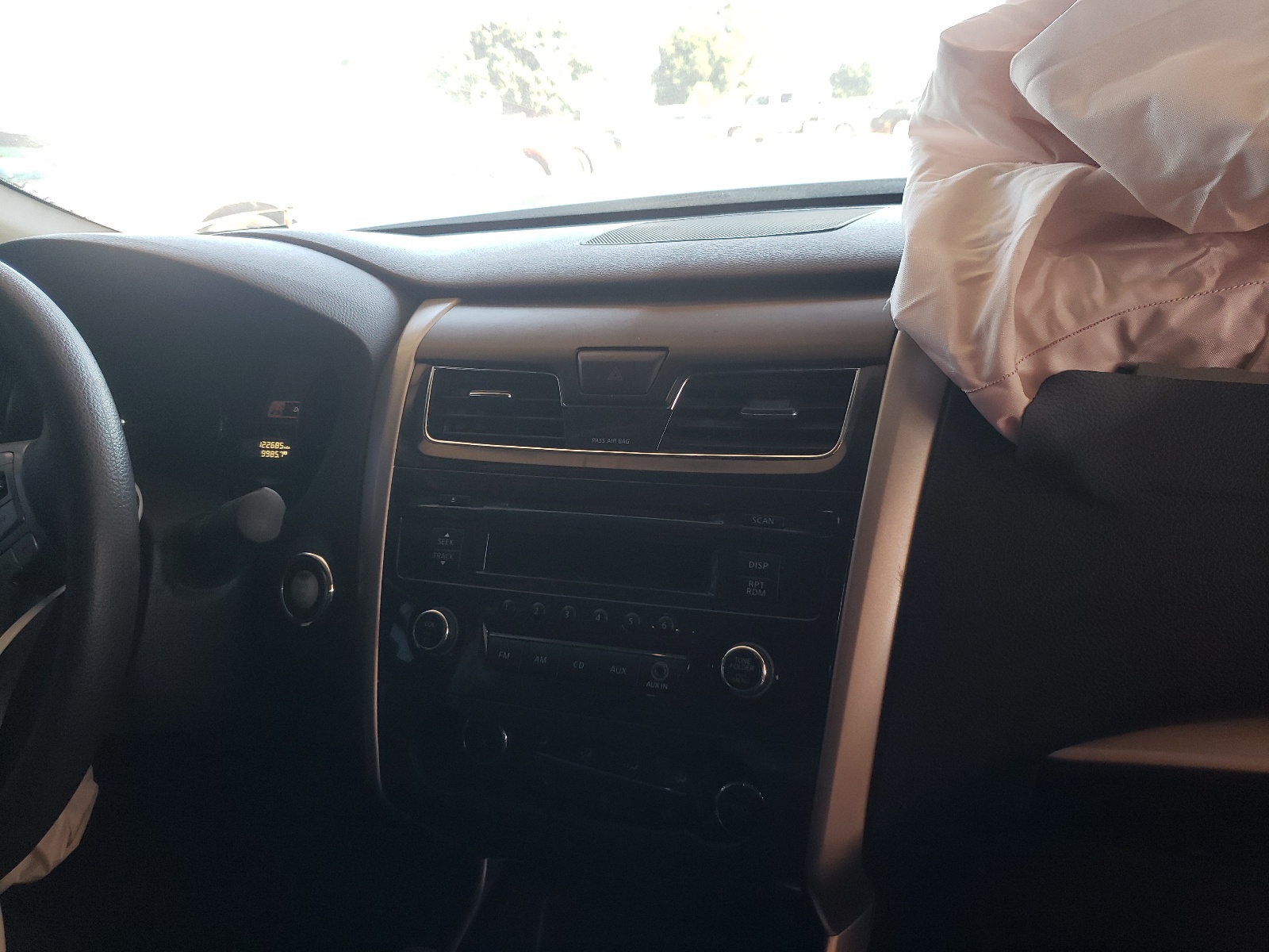 Photo 9 from auction – 2015 NISSAN ALTIMA 2.5 with VIN 1N4AL3AP2FC287251
