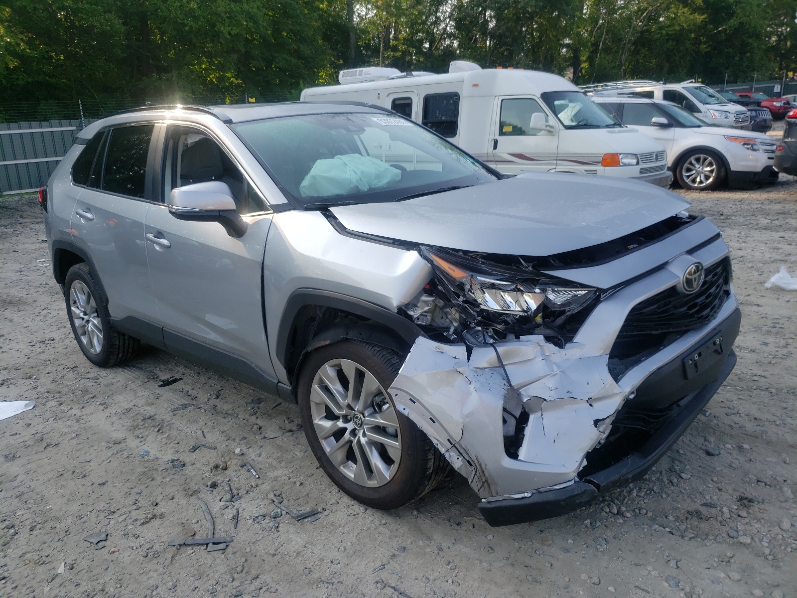 Photo 1 from auction – 2021 TOYOTA RAV4 XLE P with VIN 2T3A1RFV3MC199511