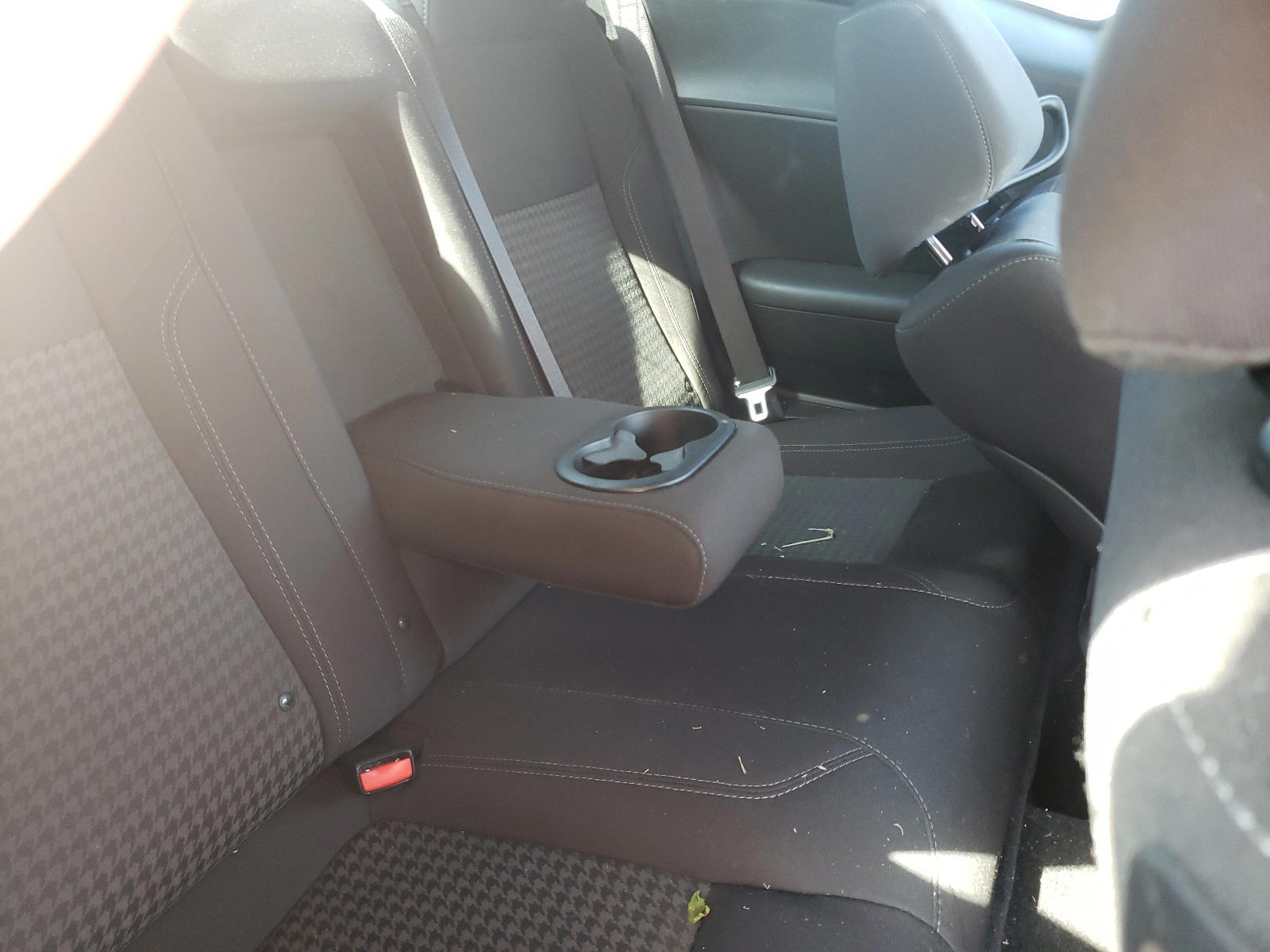 Photo 6 from auction – 2015 DODGE CHALLENGER with VIN 2C3CDZAG8FH700326