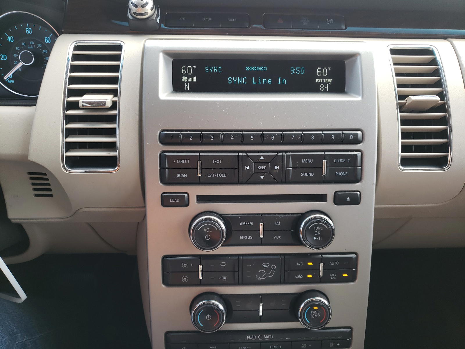 Photo 9 from auction – 2011 FORD FLEX SEL with VIN 2FMHK6CC7BBD35324