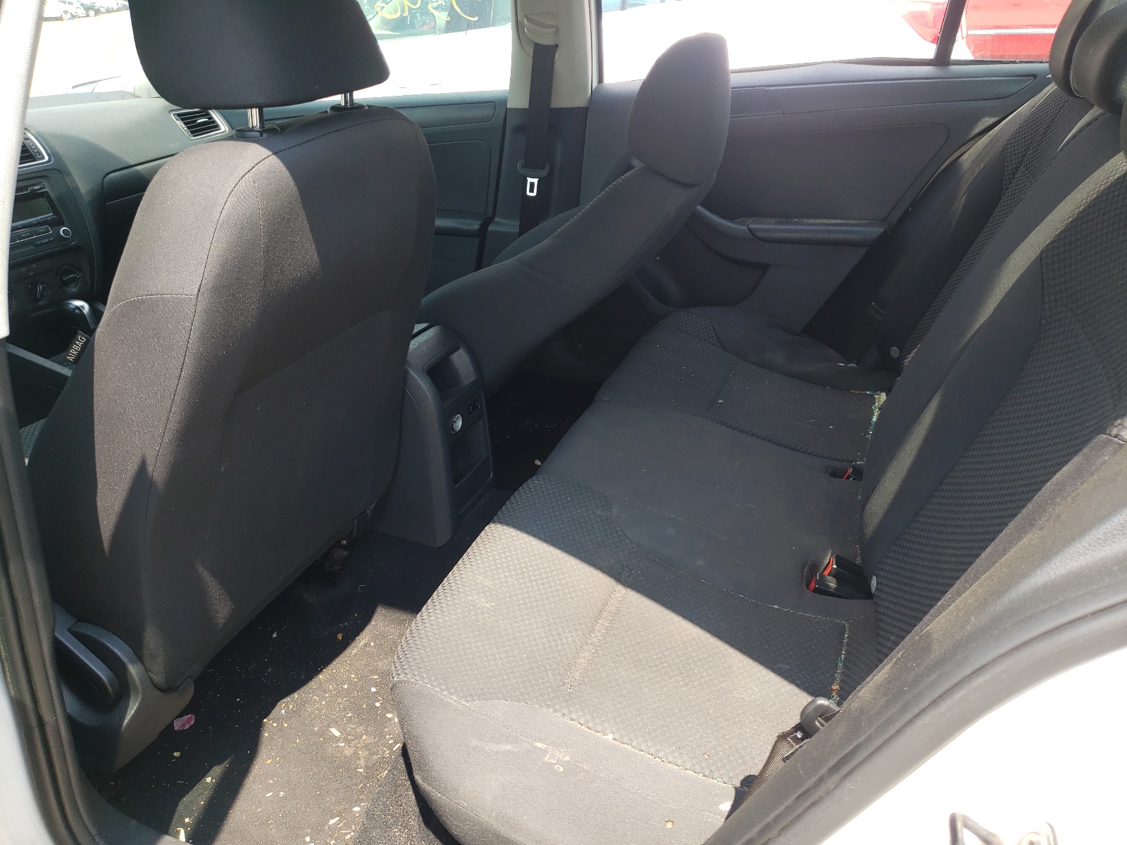 Photo 6 from auction – 2014 VOLKSWAGEN JETTA BASE with VIN 3VW2K7AJ3EM374817