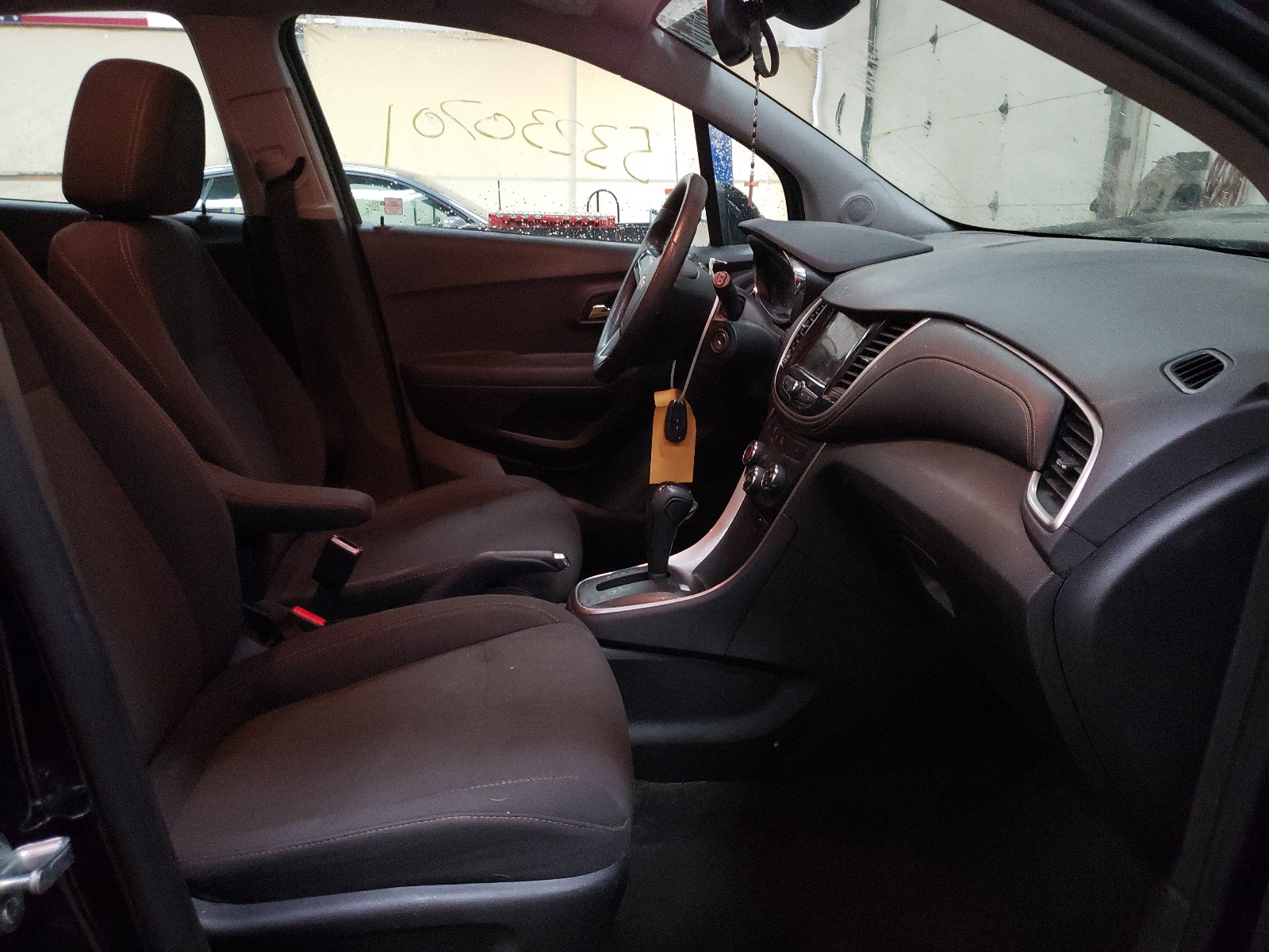 Photo 5 from auction – 2019 CHEVROLET TRAX LS with VIN 3GNCJKSB4KL127965