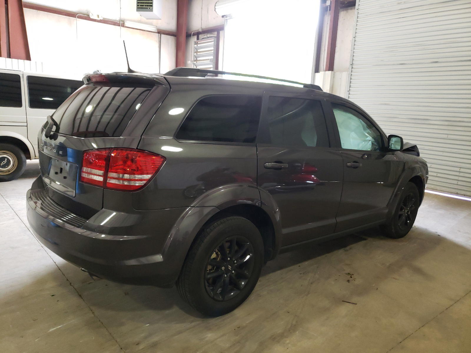 Photo 4 from auction – 2020 DODGE JOURNEY SE with VIN 3C4PDCAB7LT199642