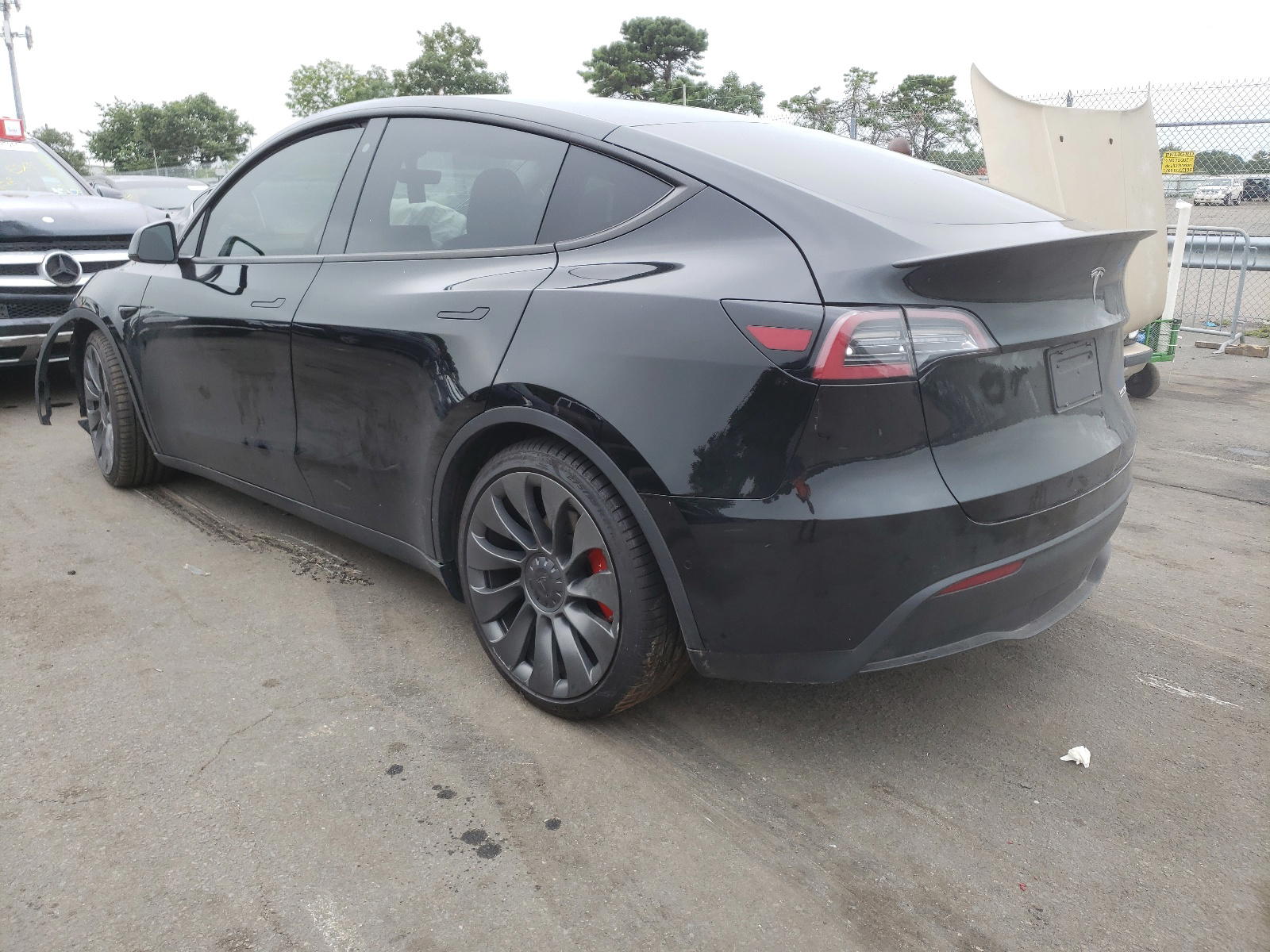 Photo 3 from auction – 2020 TESLA MODEL Y with VIN 5YJYGDEF5LF012153