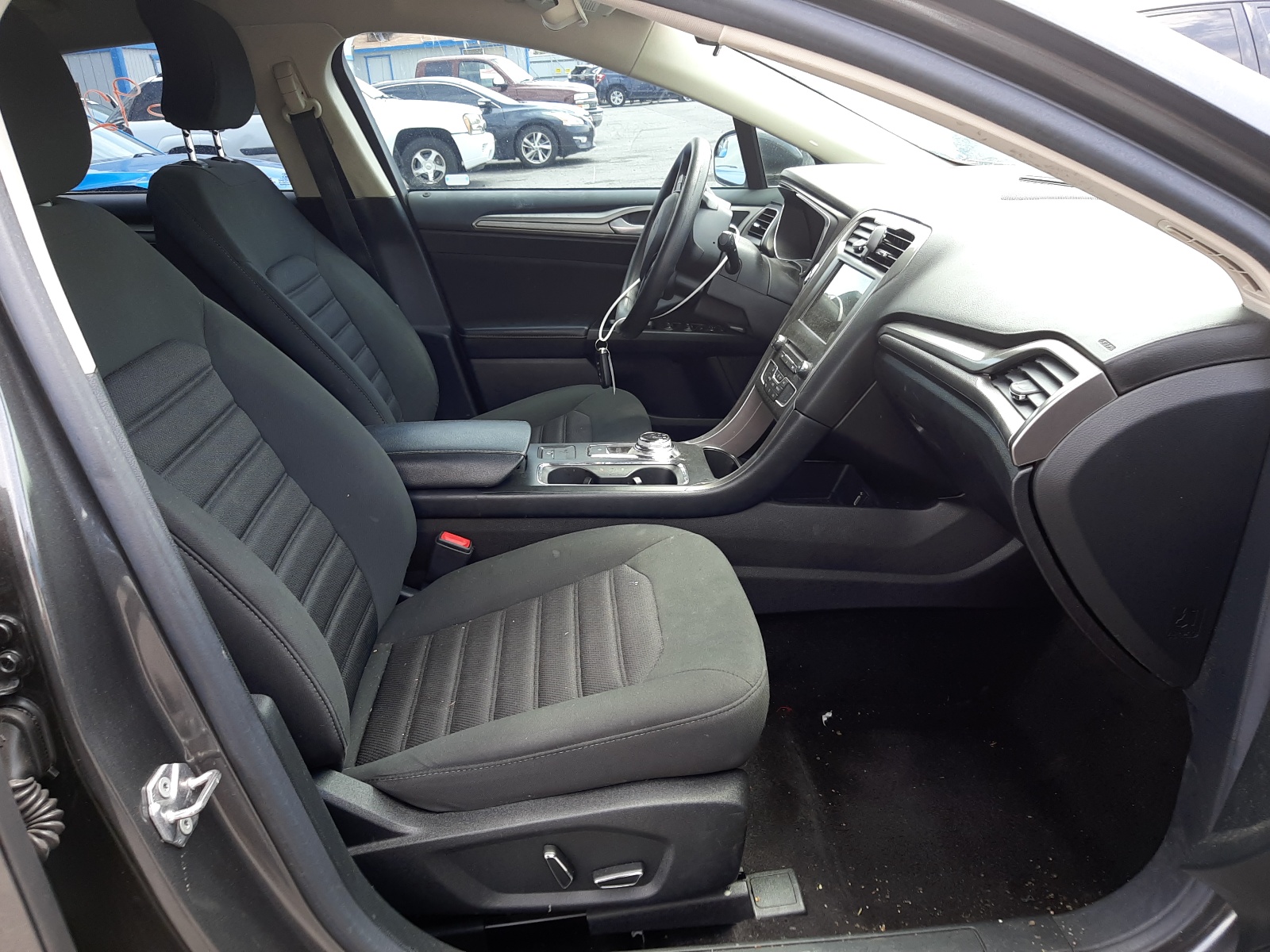 Photo 5 from auction – 2017 FORD FUSION SE with VIN 3FA6P0H7XHR110529