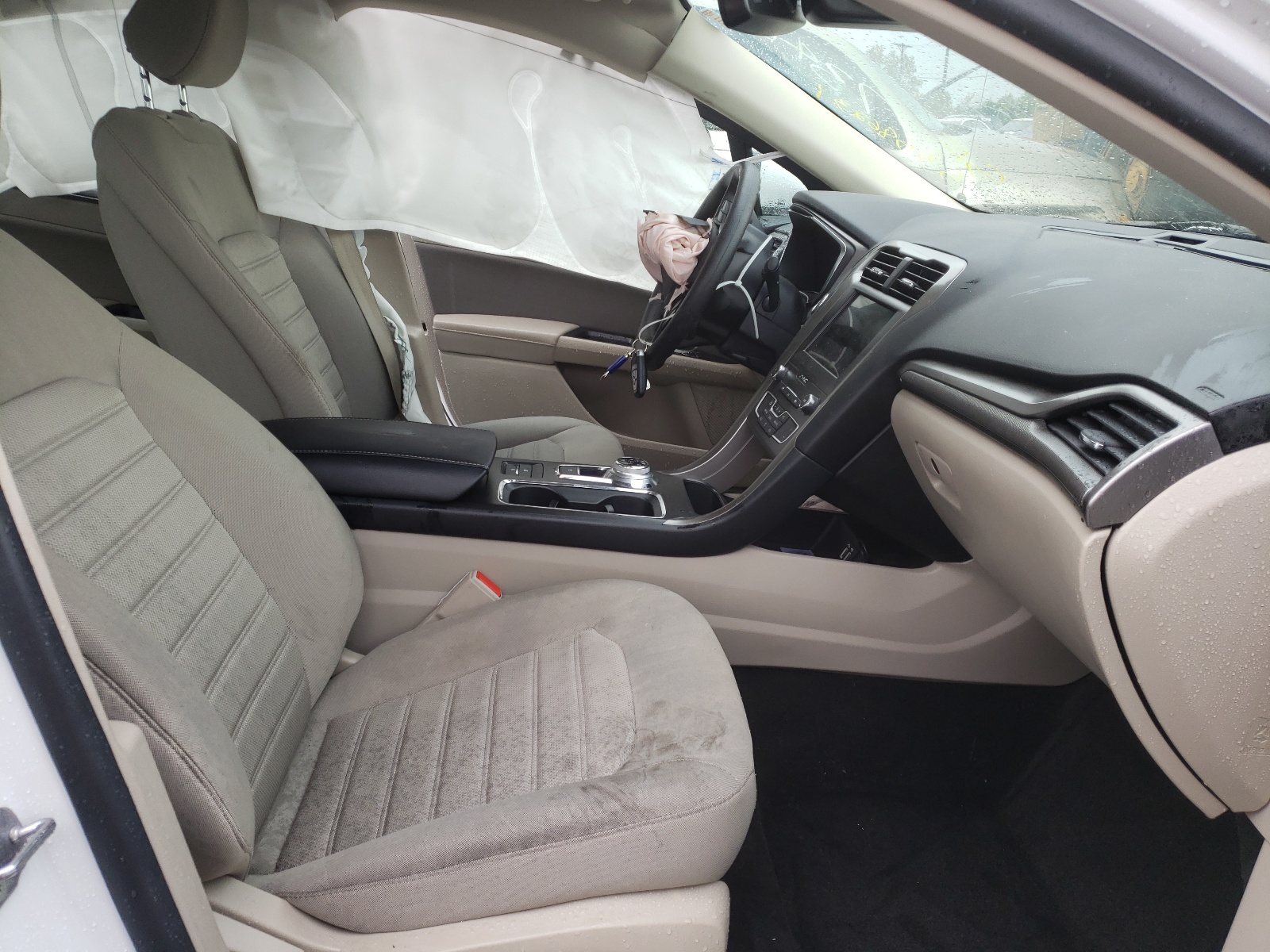 Photo 5 from auction – 2020 FORD FUSION SE with VIN 3FA6P0HD4LR107348