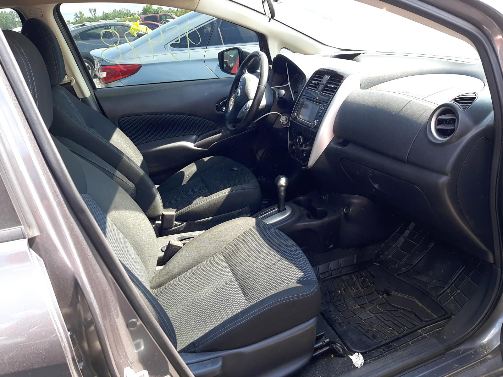 Photo 5 from auction – 2017 NISSAN VERSA NOTE with VIN 3N1CE2CP0HL362303