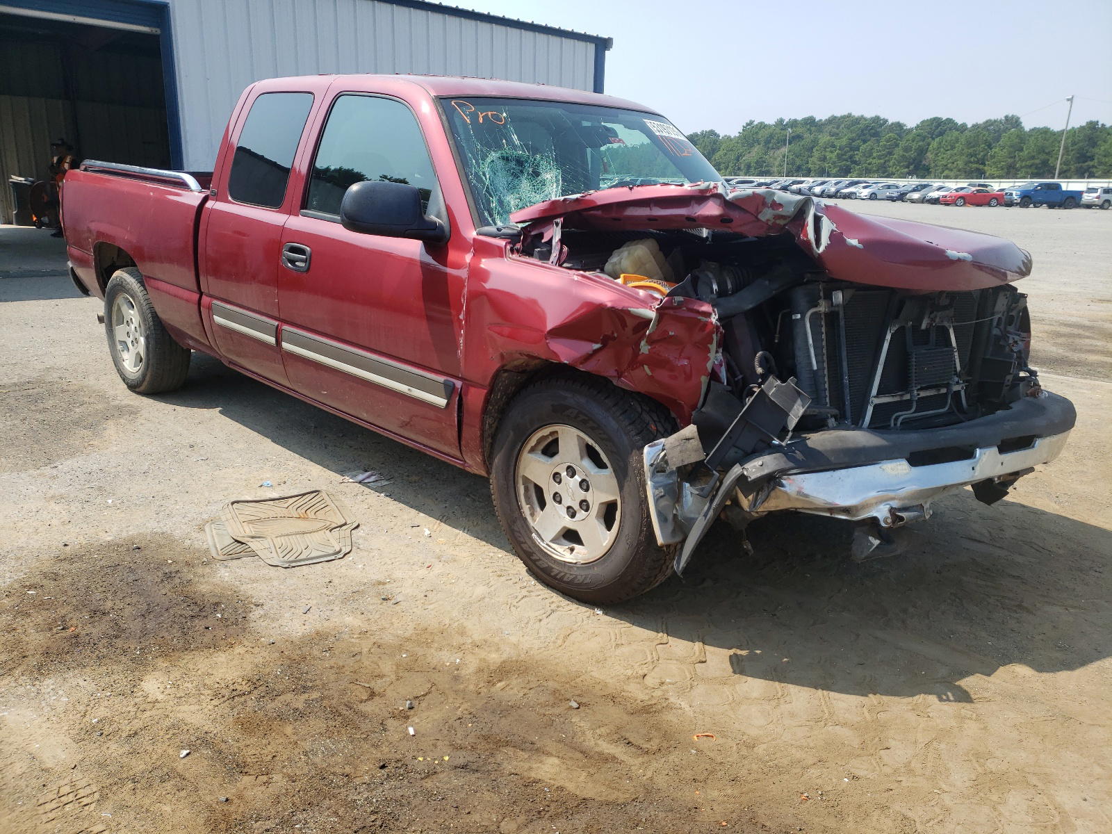 CHEVROLET SILVERADO 2006 with VIN 2GCEC19T661111228 - Photo from auction