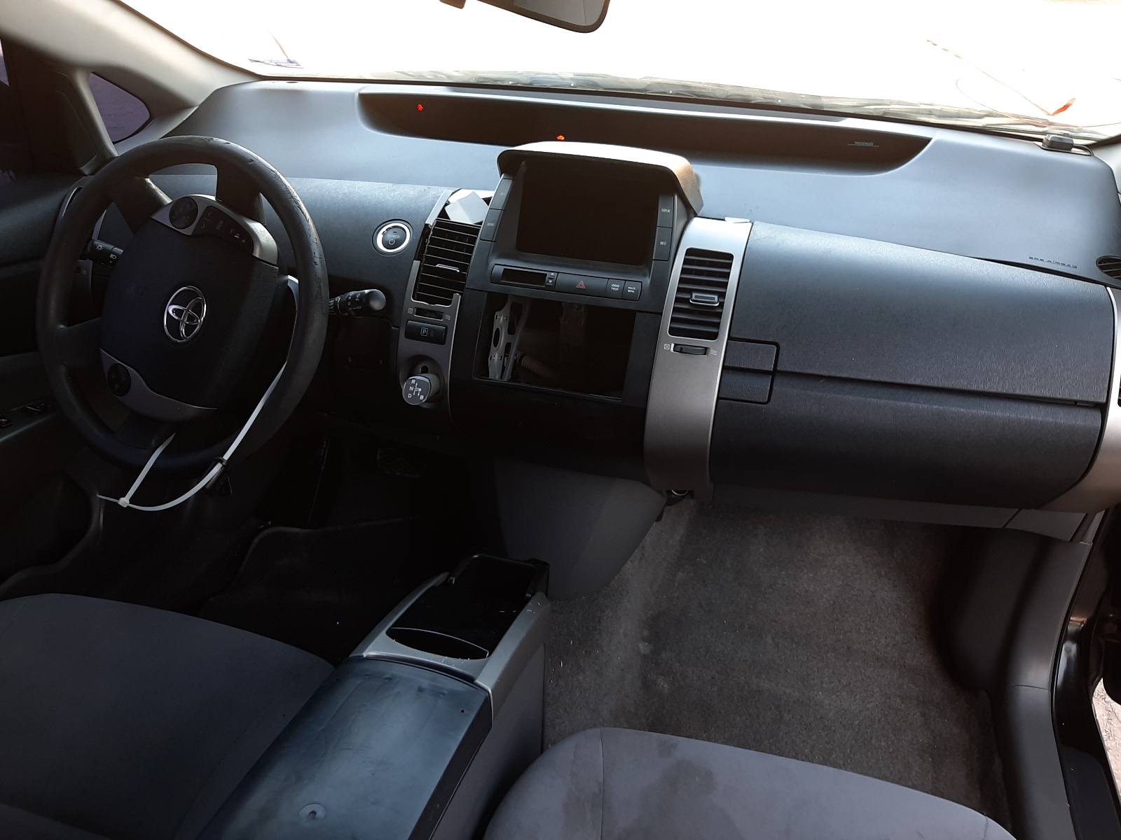 Photo 9 from auction – 2007 TOYOTA PRIUS with VIN JTDKB20U177653357