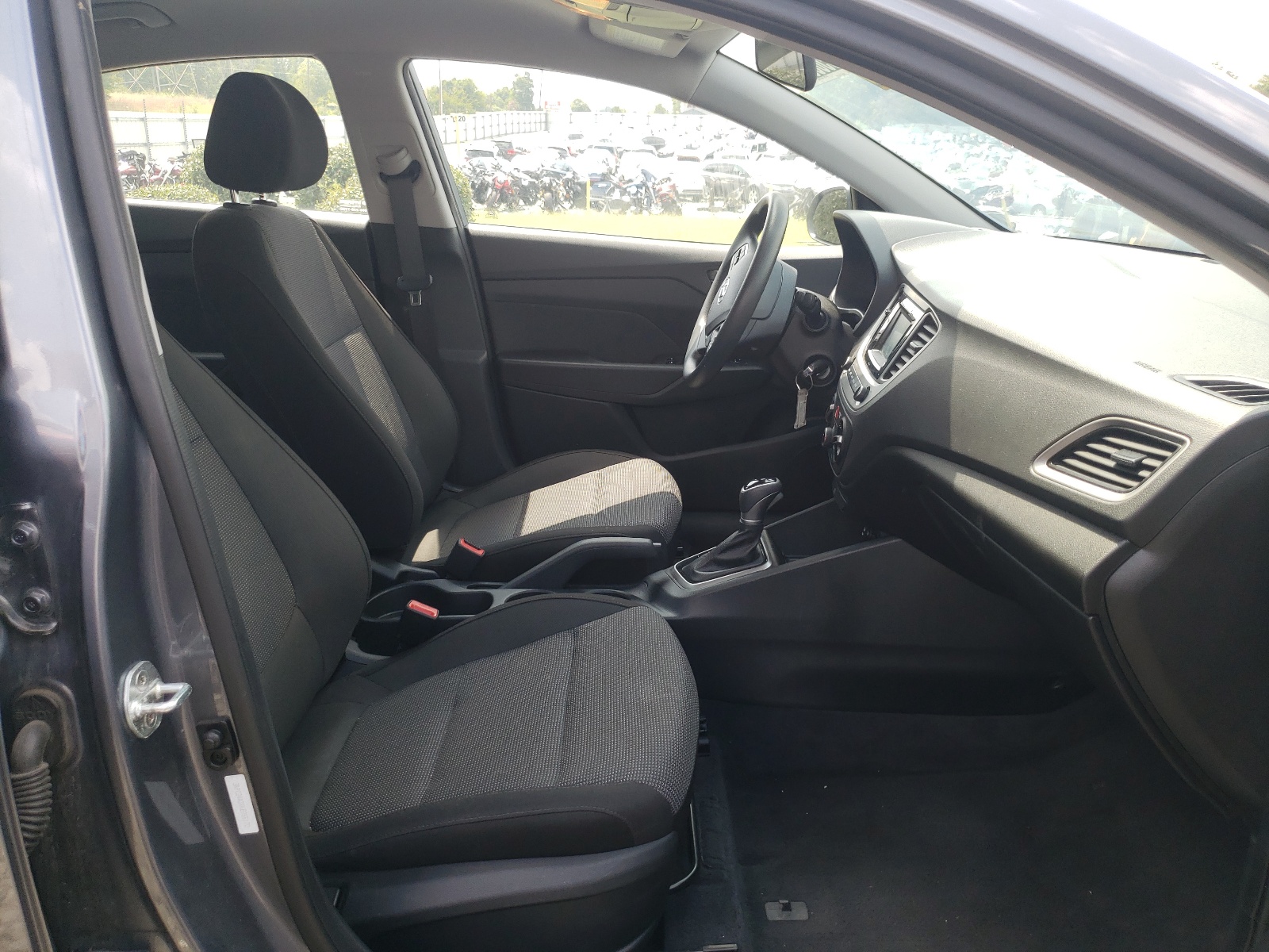 Photo 5 from auction – 2019 HYUNDAI ACCENT SE with VIN 3KPC24A3XKE055170