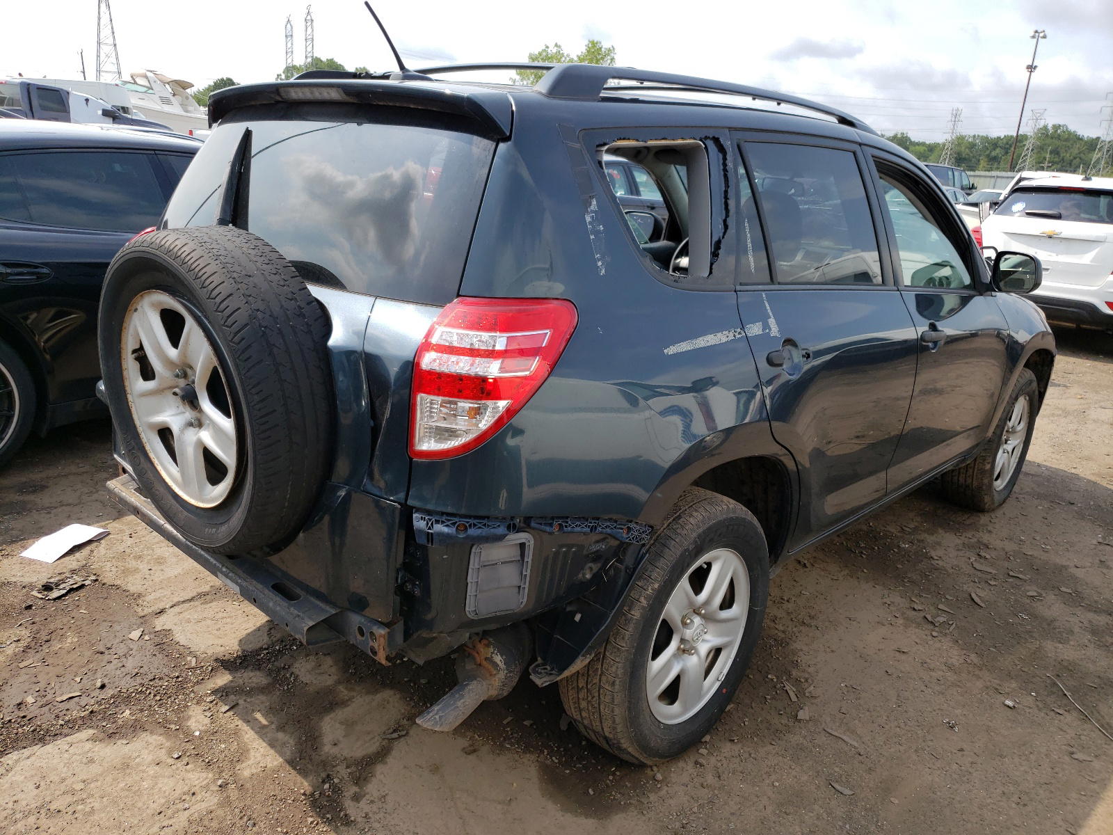Photo 4 from auction – 2011 TOYOTA RAV4 with VIN 2T3KF4DV7BW060229