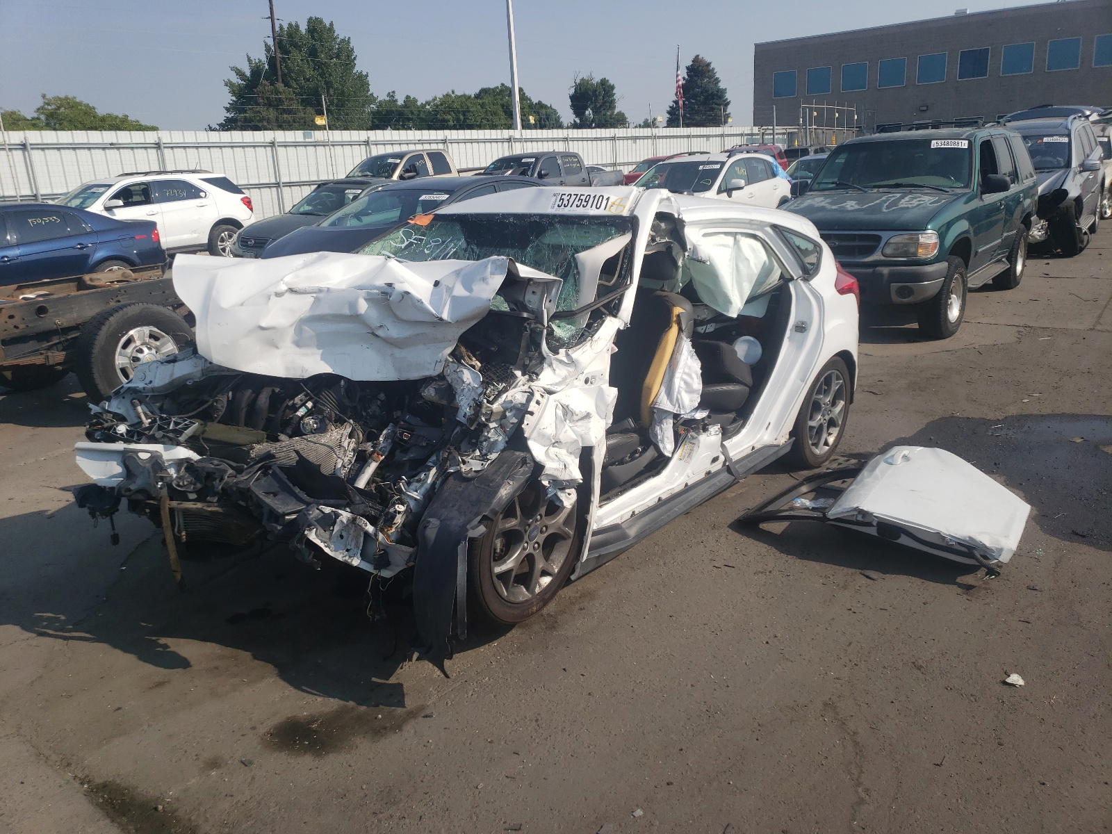 Photo 2 from auction – 2013 FORD FOCUS SE with VIN 1FADP3K29DL152687