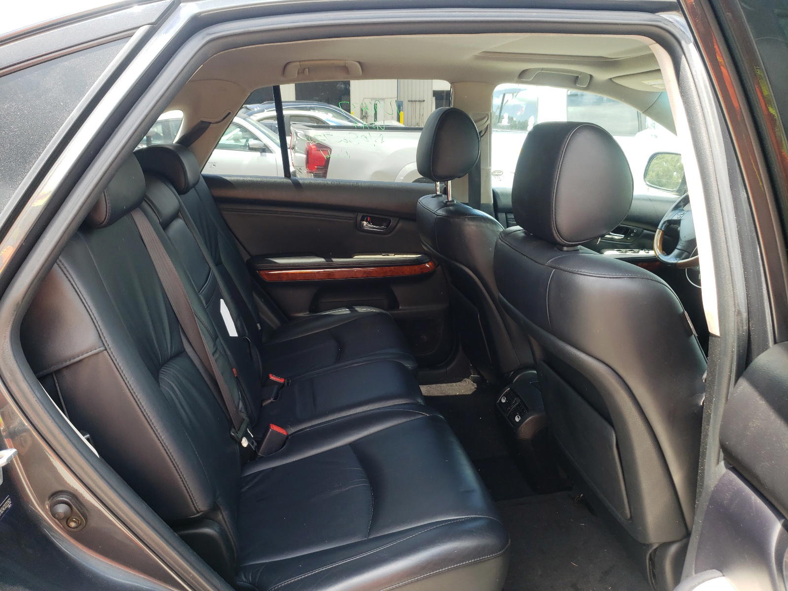 Photo 6 from auction – 2004 LEXUS RX 330 with VIN 2T2HA31U34C033262
