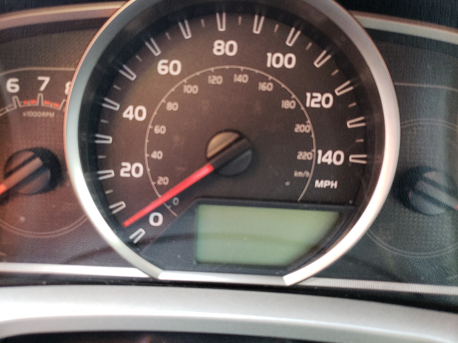 Photo 8 from auction – 2015 TOYOTA RAV4 XLE with VIN JTMRFREV5FJ046831
