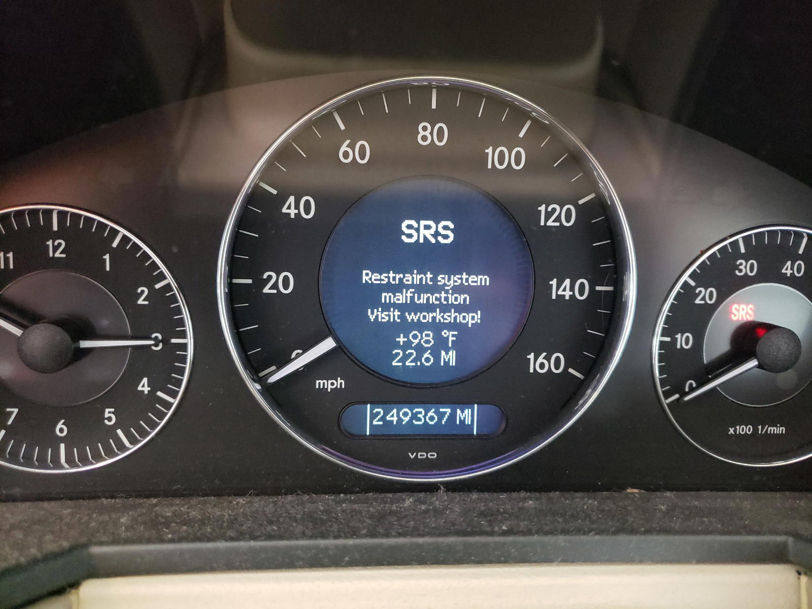 Photo 8 from auction – 2004 MERCEDES-BENZ E-CLASS with VIN WDBUF82J74X119034