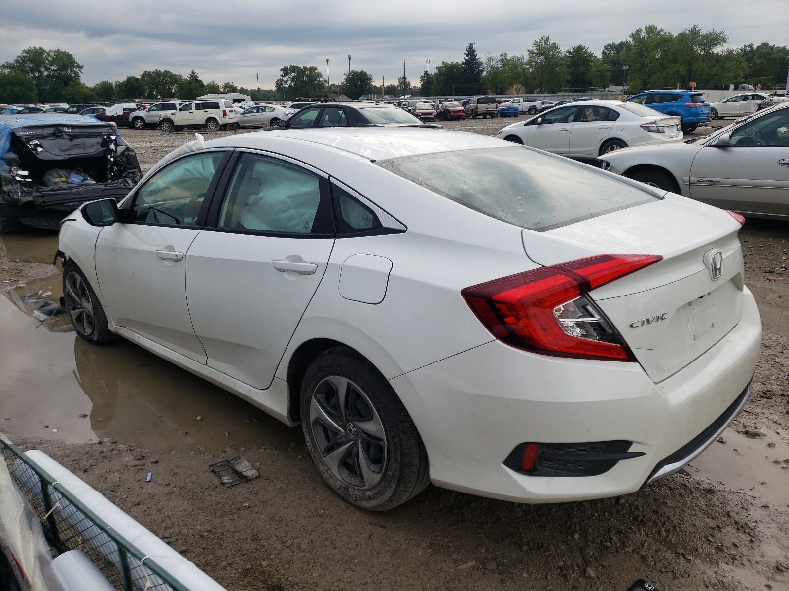 Photo 3 from auction – 2020 HONDA CIVIC LX with VIN 19XFC2F62LE030475