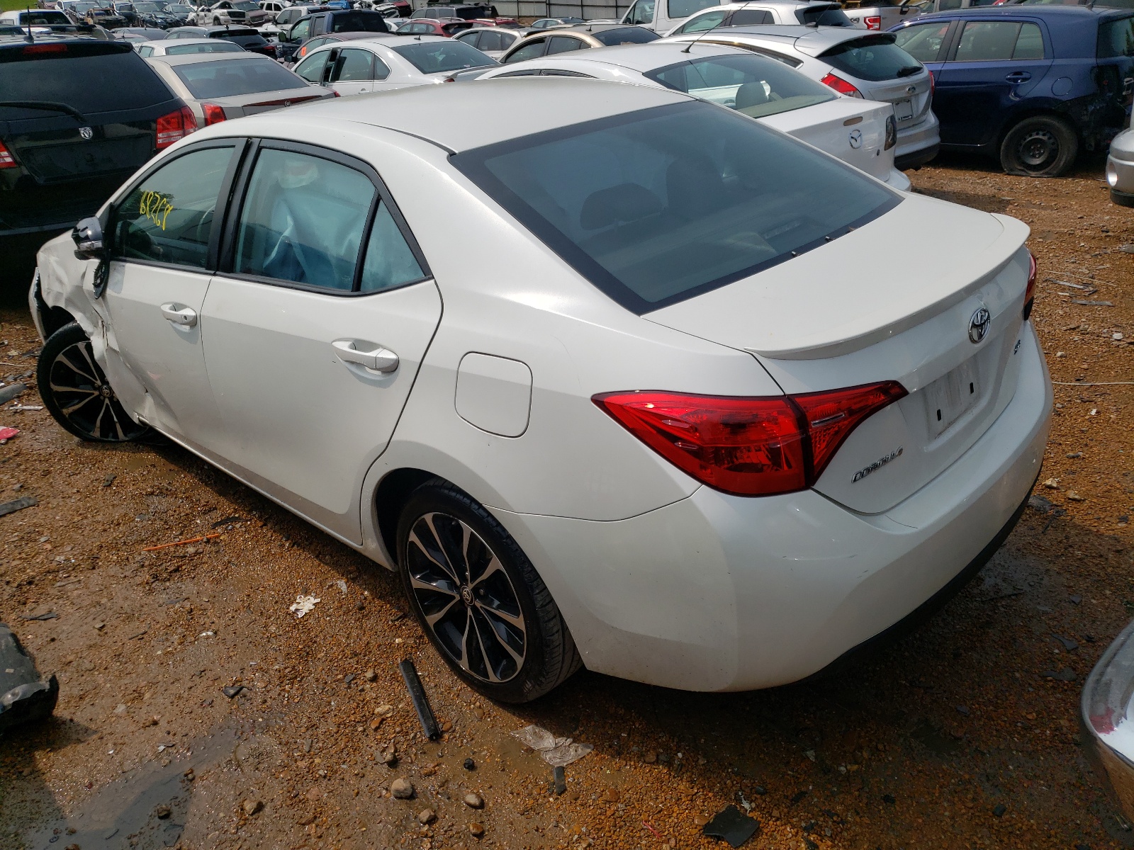 Photo 3 from auction – 2018 TOYOTA COROLLA L with VIN 5YFBURHE2JP826759