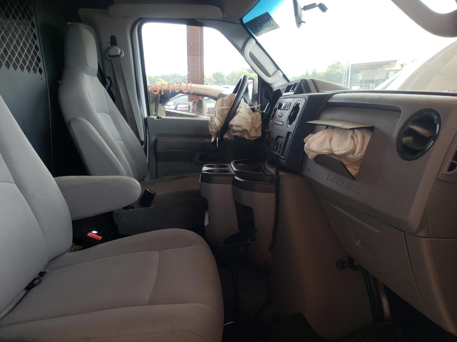 Photo 5 from auction – 2013 FORD ECONOLINE with VIN 1FTNE1EW2DDB05003
