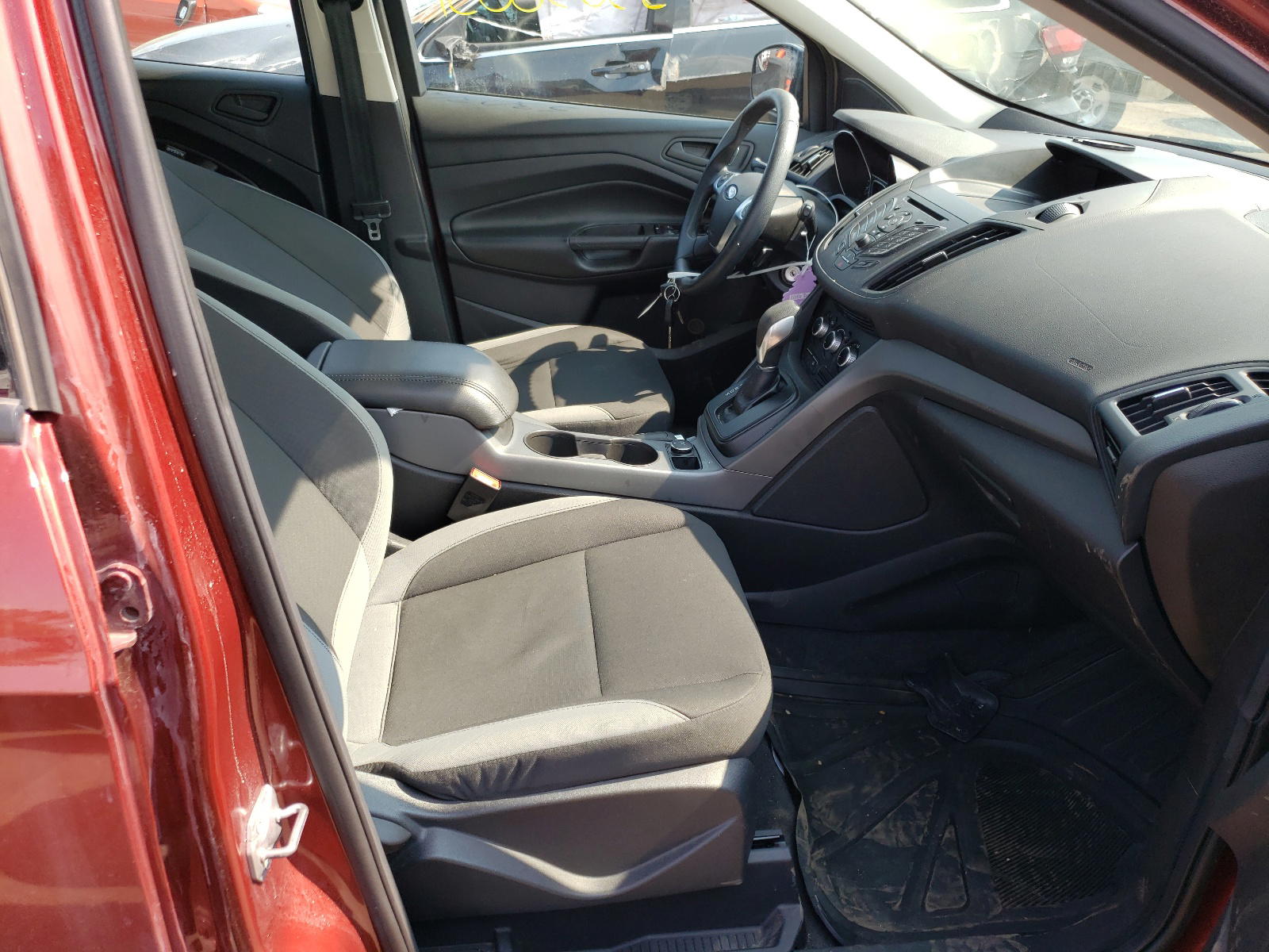 Photo 5 from auction – 2014 FORD ESCAPE with VIN 1FMCU0F71EUB96984