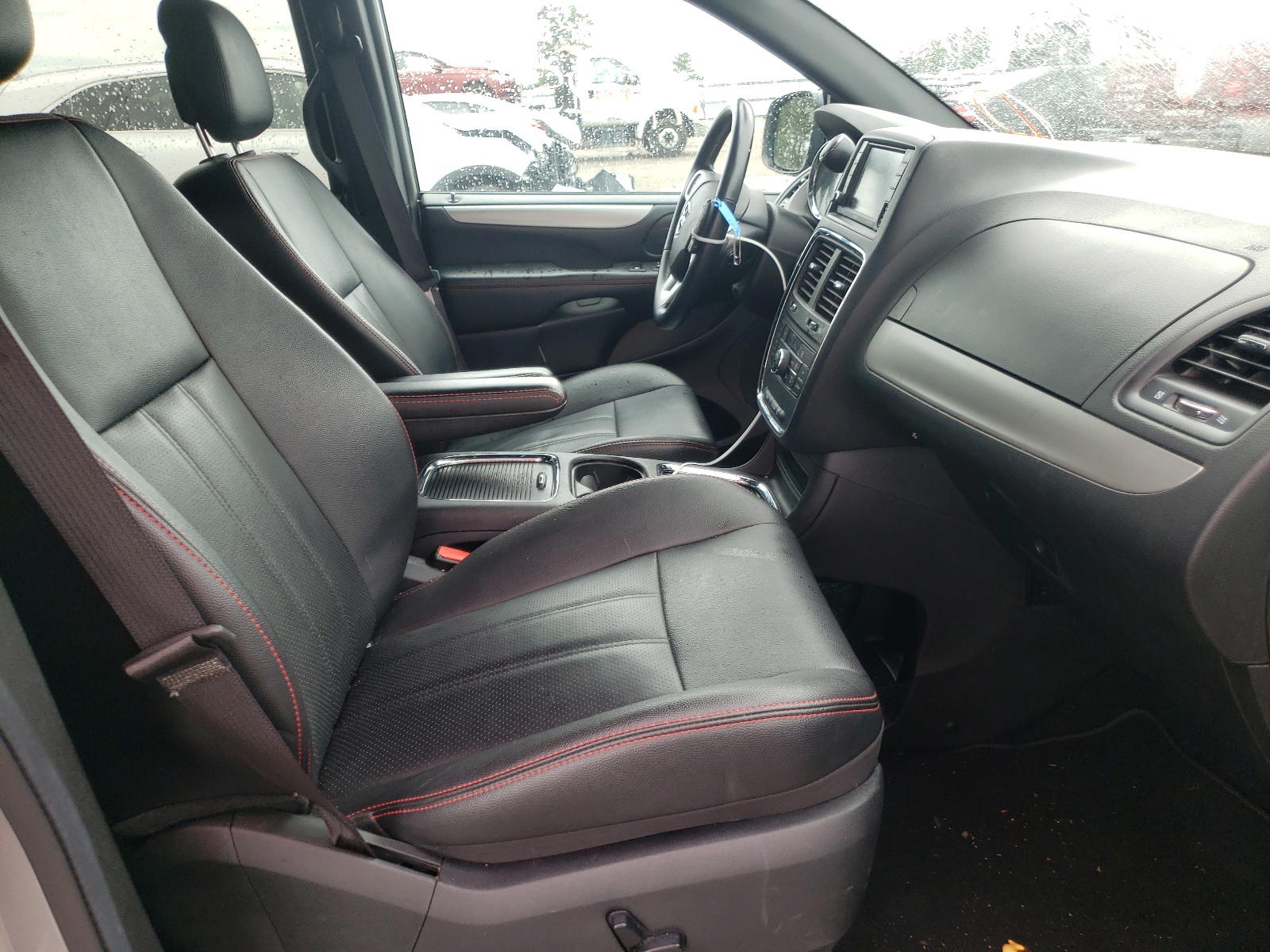 Photo 5 from auction – 2019 DODGE GRAND CARA with VIN 2C4RDGEG3KR742914