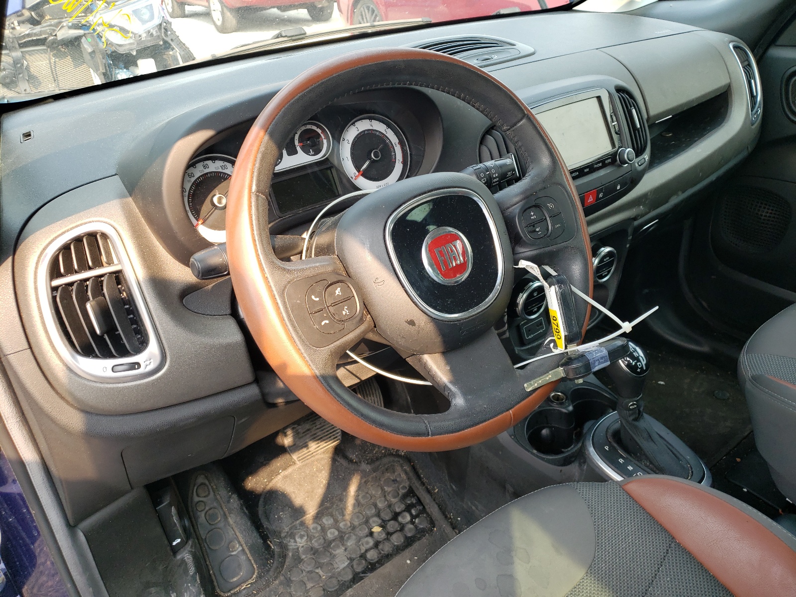 Photo 9 from auction – 2015 FIAT 500L TREKK with VIN ZFBCFADH8FZ034549