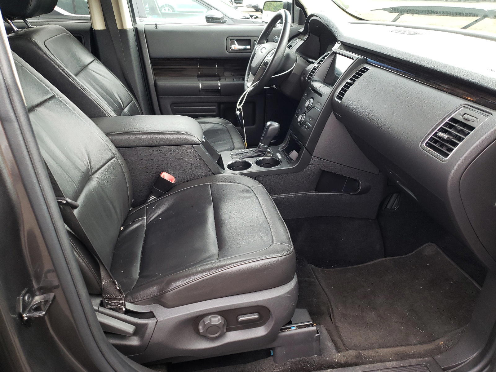 Photo 5 from auction – 2018 FORD FLEX SEL with VIN 2FMHK6C84JBA19177