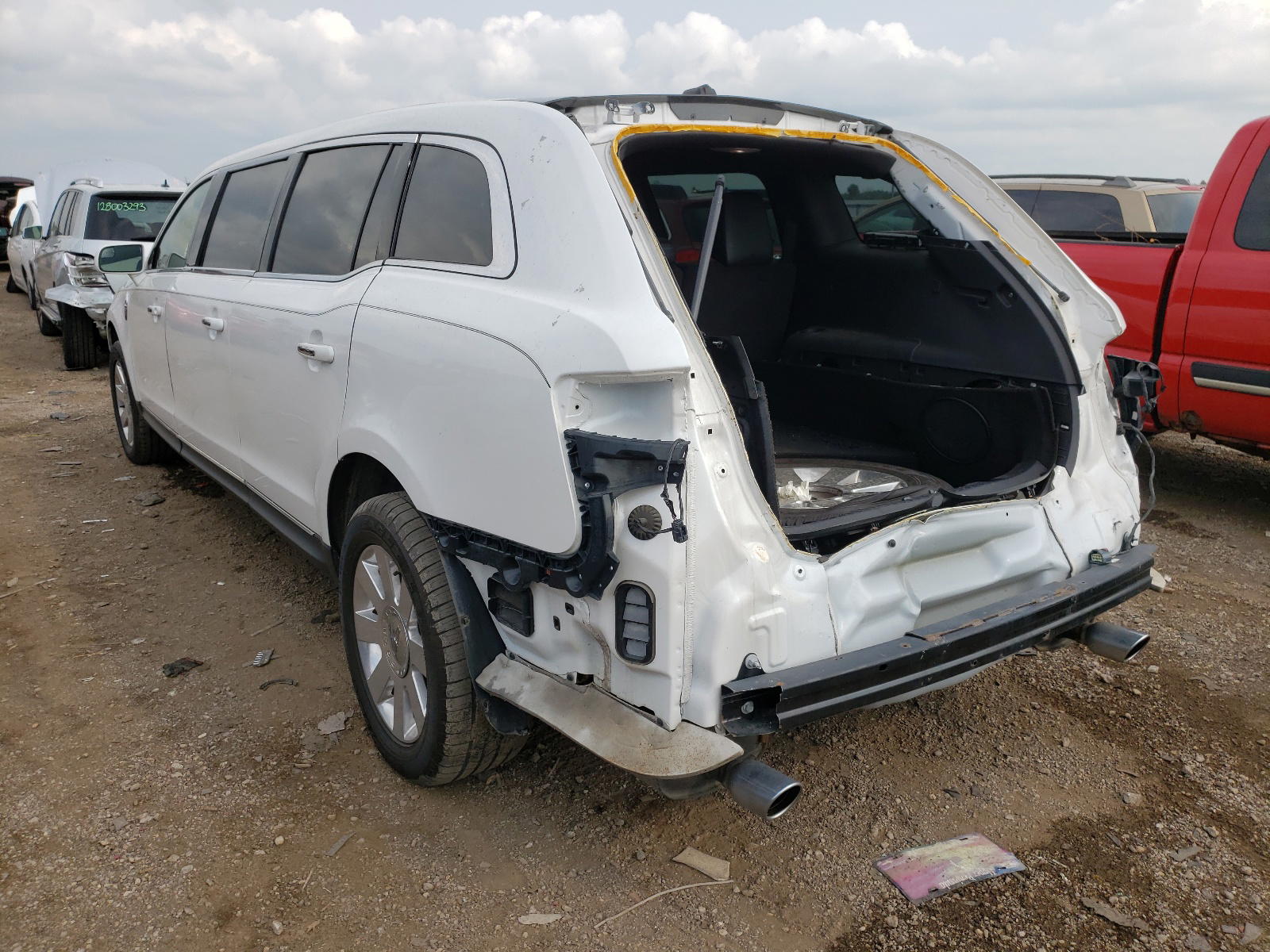 Photo 3 from auction – 2014 LINCOLN MKT with VIN 2L1MJ5LK3EBL57457