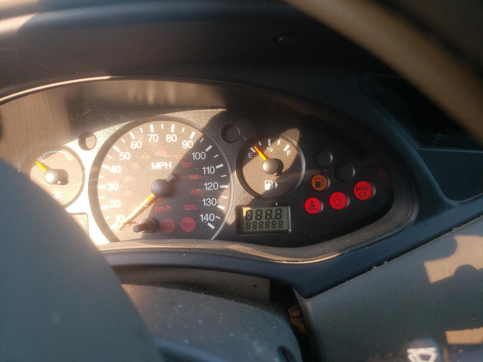 Photo 8 from auction – 2003 FORD FOCUS SE with VIN 1FAFP34P33W204796