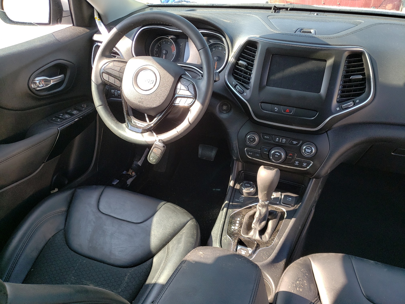 Photo 9 from auction – 2020 JEEP CHEROKEE L with VIN 1C4PJMLX0LD594954