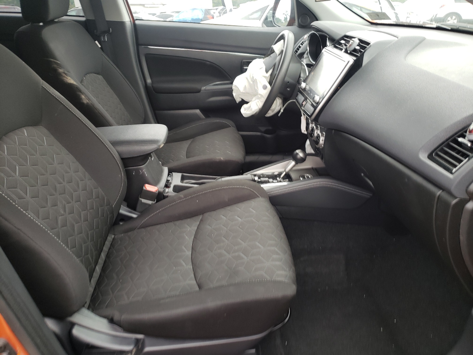 Photo 5 from auction – 2020 MITSUBISHI OUTLANDER with VIN JA4AR3AU0LU006725