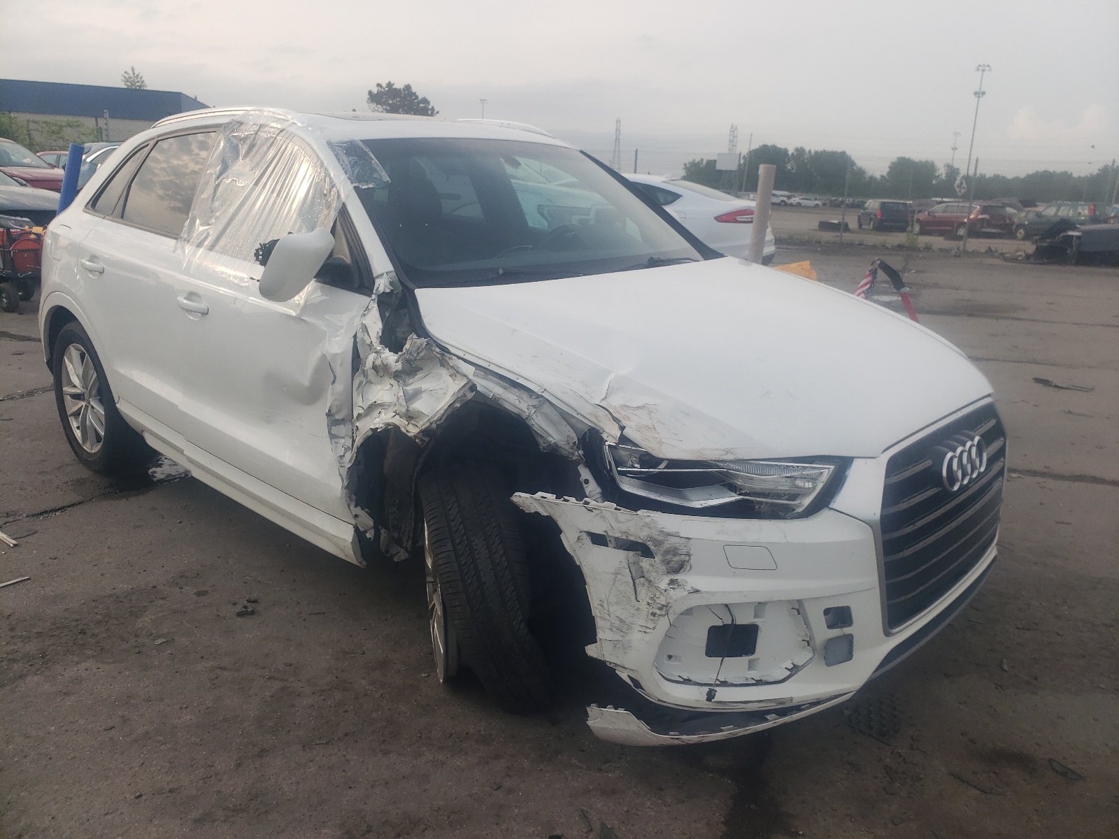 AUDI Q3 PREMIUM 2017 z numerem VIN WA1BCCFS1HR005767 - Zdjęcie z aukcji