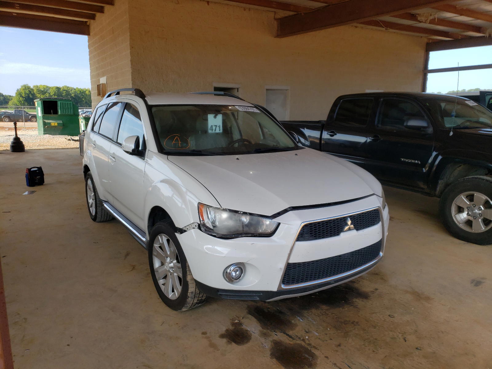 MITSUBISHI OUTLANDER 2012 with VIN JA4AS3AWXCU027832 - Photo from auction