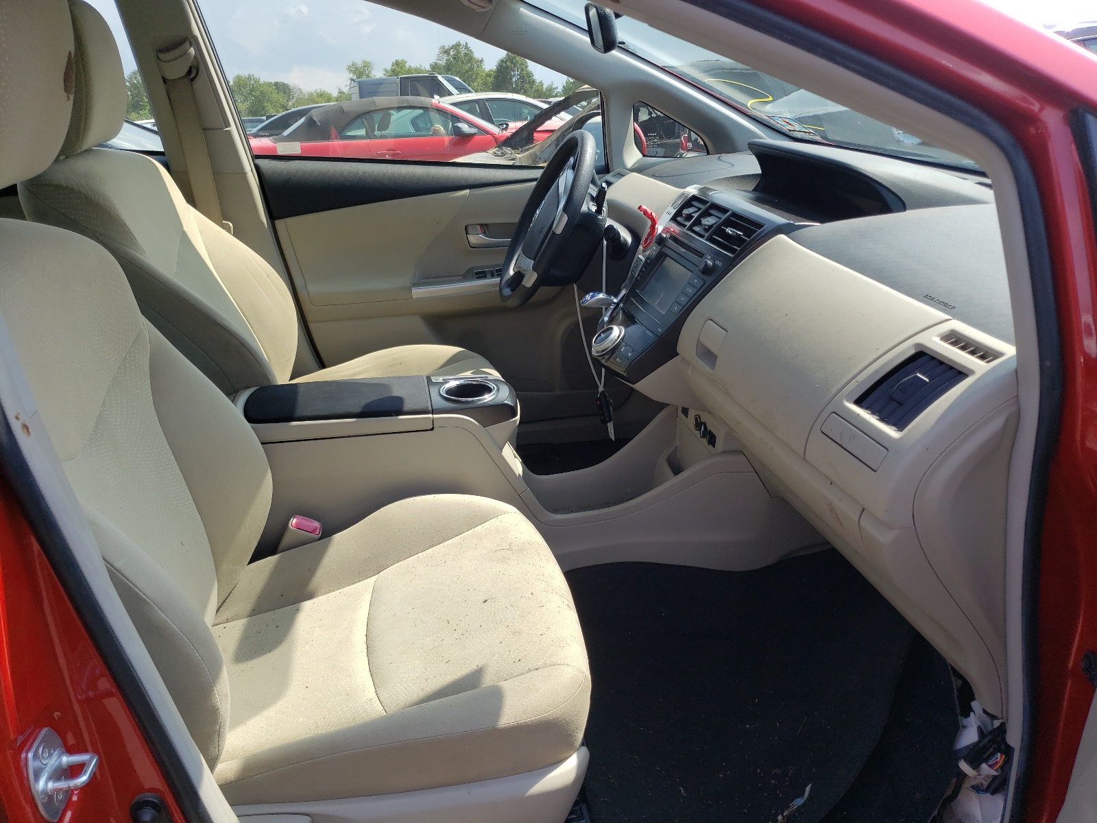 Photo 5 from auction – 2012 TOYOTA PRIUS V with VIN JTDZN3EU9C3122588