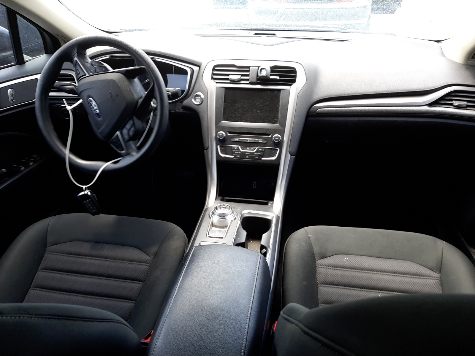 Photo 9 from auction – 2017 FORD FUSION SE with VIN 3FA6P0H7XHR110529