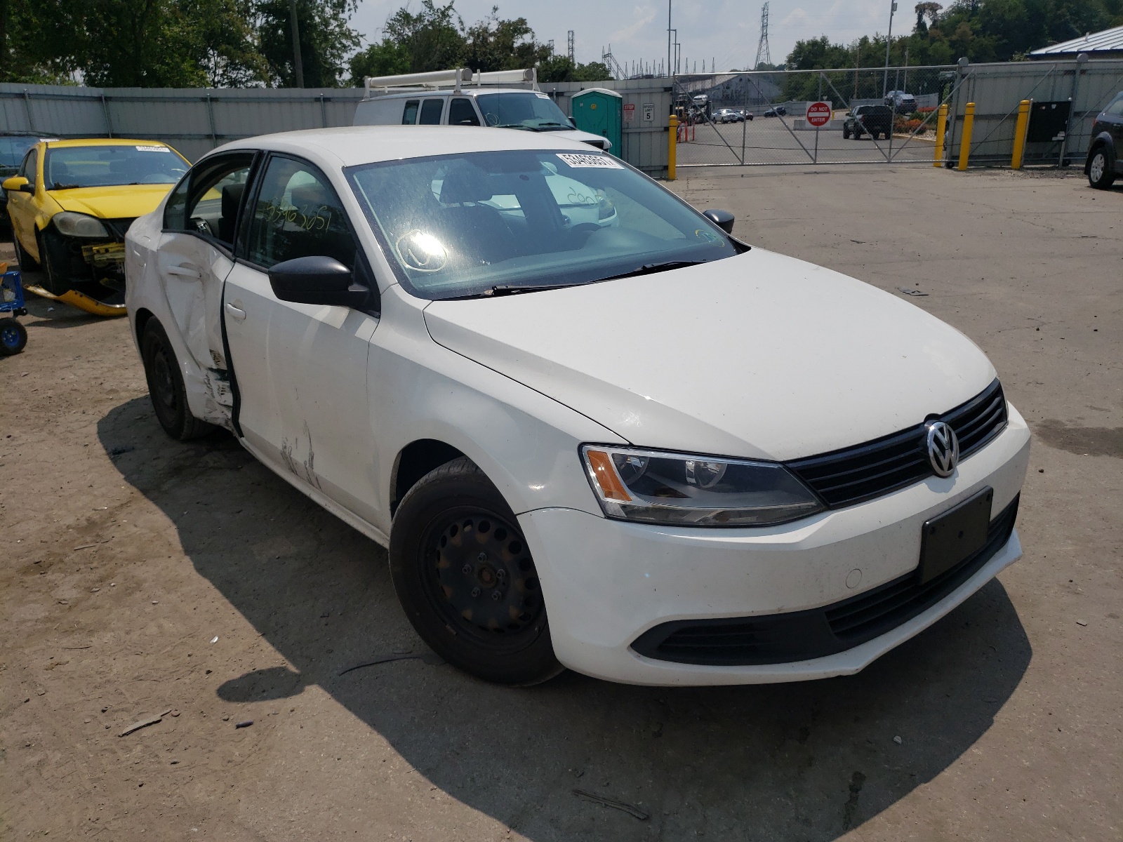 Photo 1 from auction – 2014 VOLKSWAGEN JETTA BASE with VIN 3VW2K7AJ3EM374817