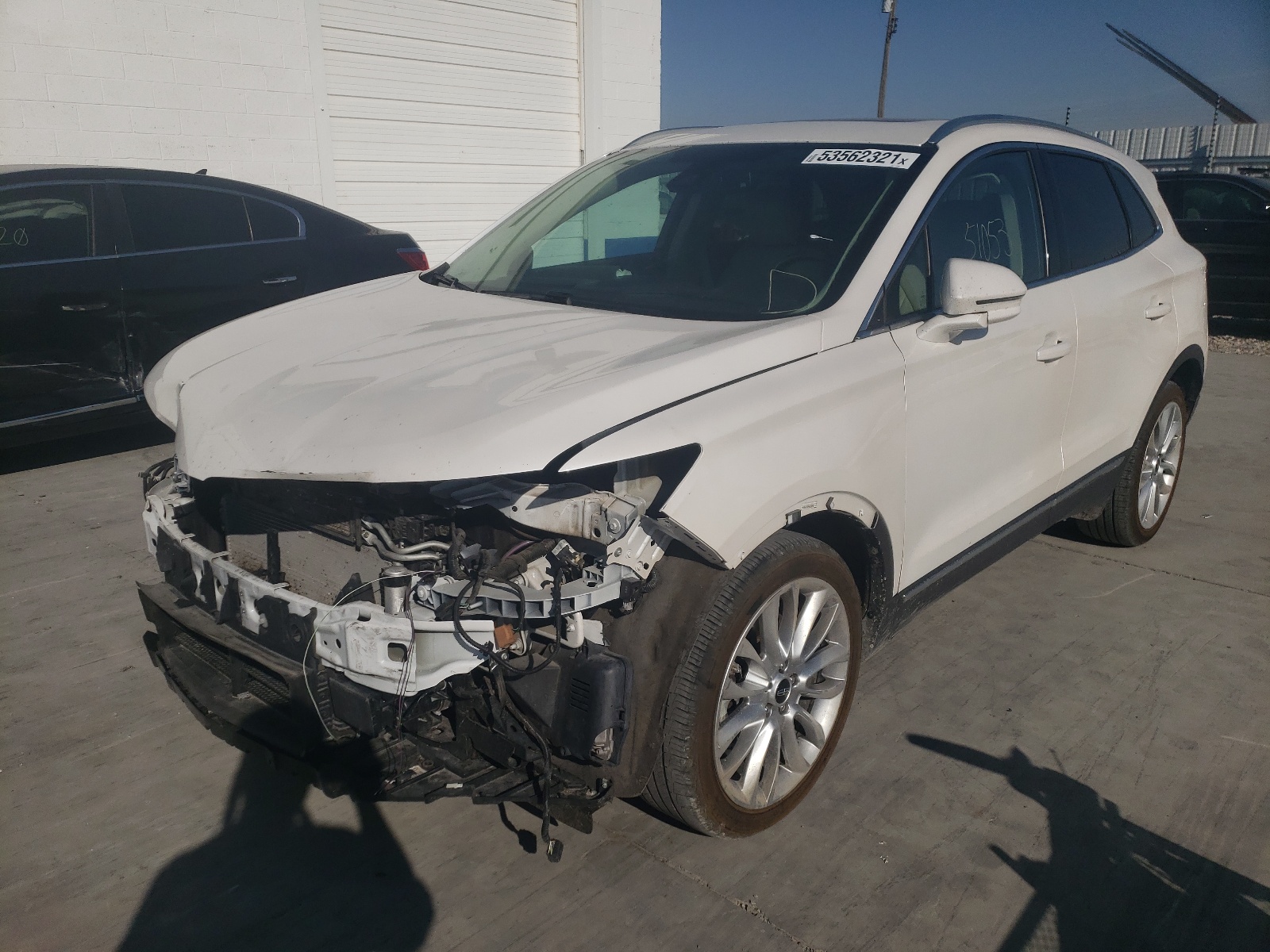 Photo 2 from auction – 2017 LINCOLN MKC RESERV with VIN 5LMCJ3C9XHUL24348