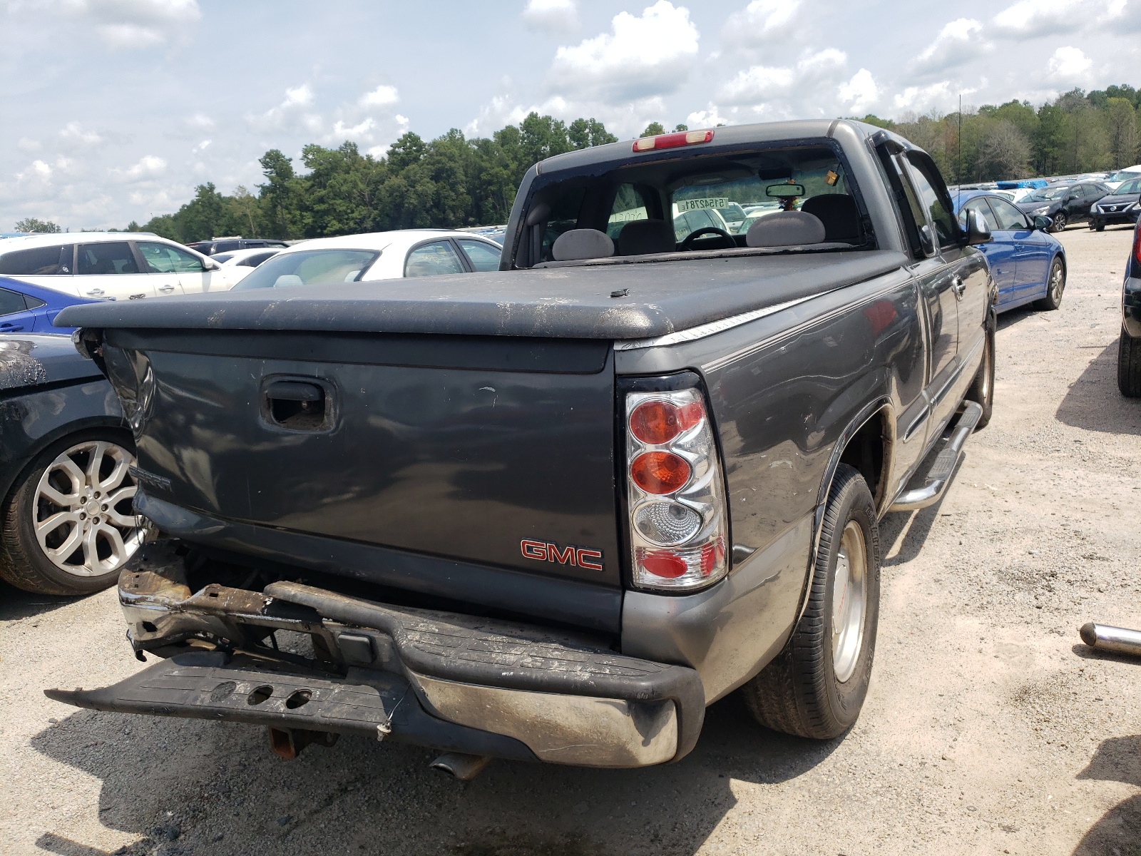 Фото 4 с аукциона – 2000 GMC NEW SIERRA с VIN 2GTEC19T6Y1209341